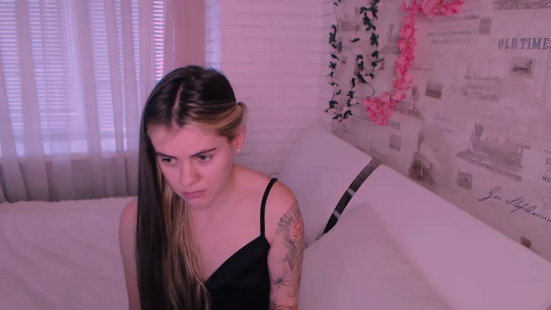 Gallery image thumbnail from ZoeMil's myfreecams stream on, 11/14/2024, 10:42 image 6 of 20