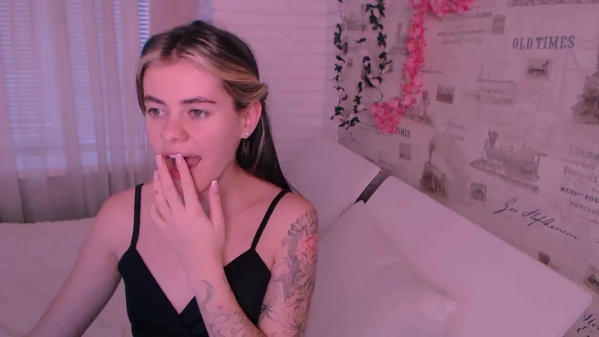 Gallery image thumbnail from ZoeMil's myfreecams stream on, 11/14/2024, 11:26 image 5 of 20
