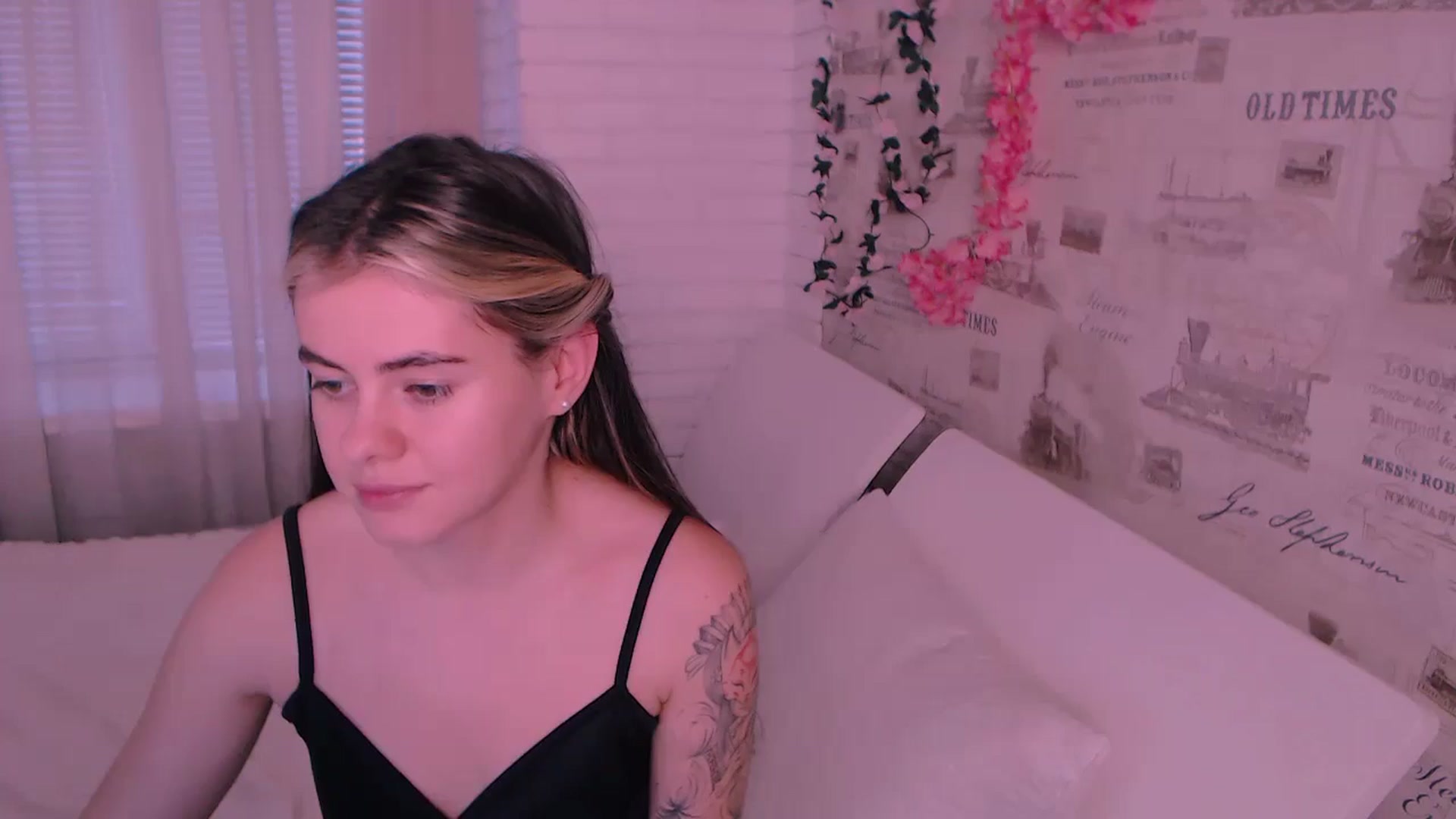 Gallery image thumbnail from ZoeMil's myfreecams stream on, 11/14/2024, 11:26 image 9 of 20