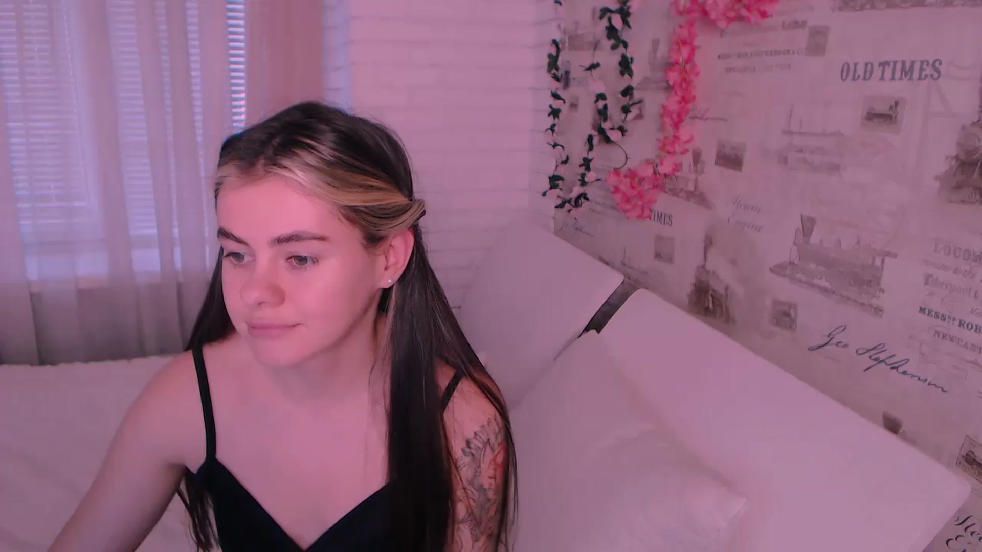 Gallery image thumbnail from ZoeMil's myfreecams stream on, 11/14/2024, 11:26 image 20 of 20