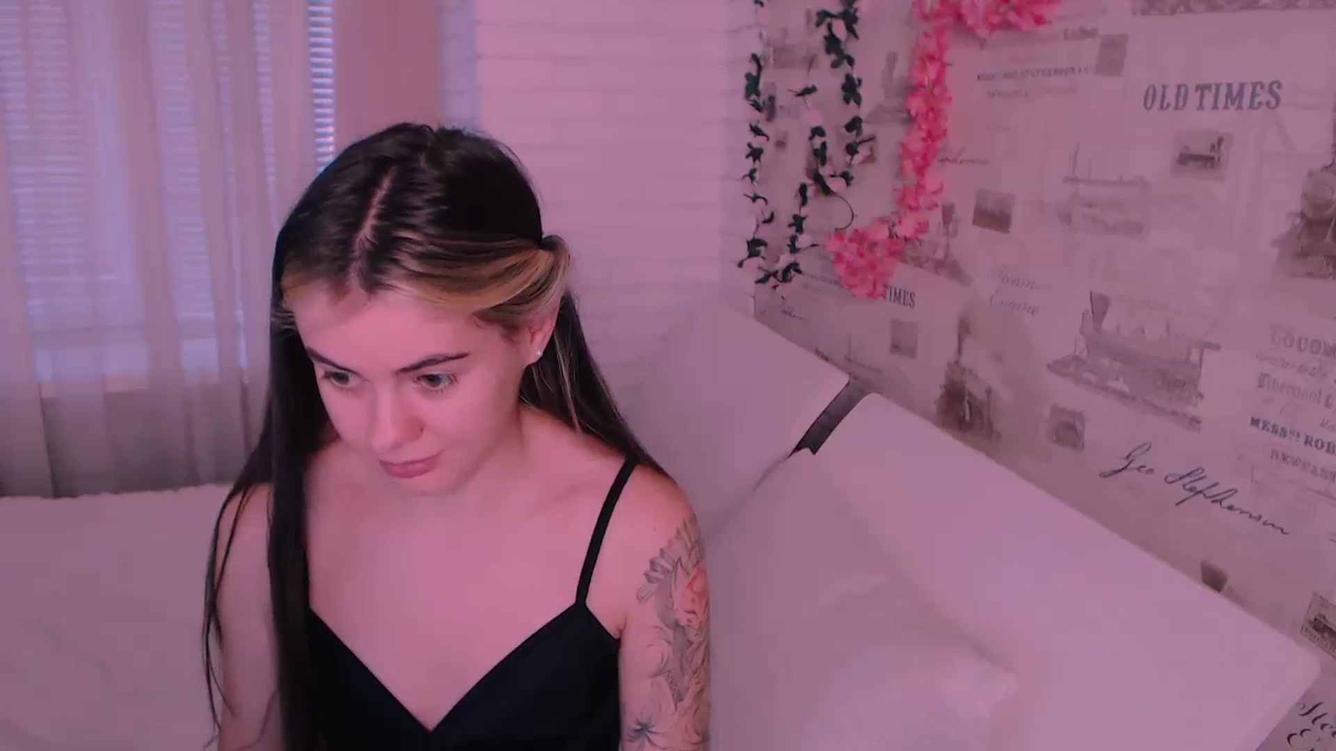 Gallery image thumbnail from ZoeMil's myfreecams stream on, 11/14/2024, 11:26 image 10 of 20