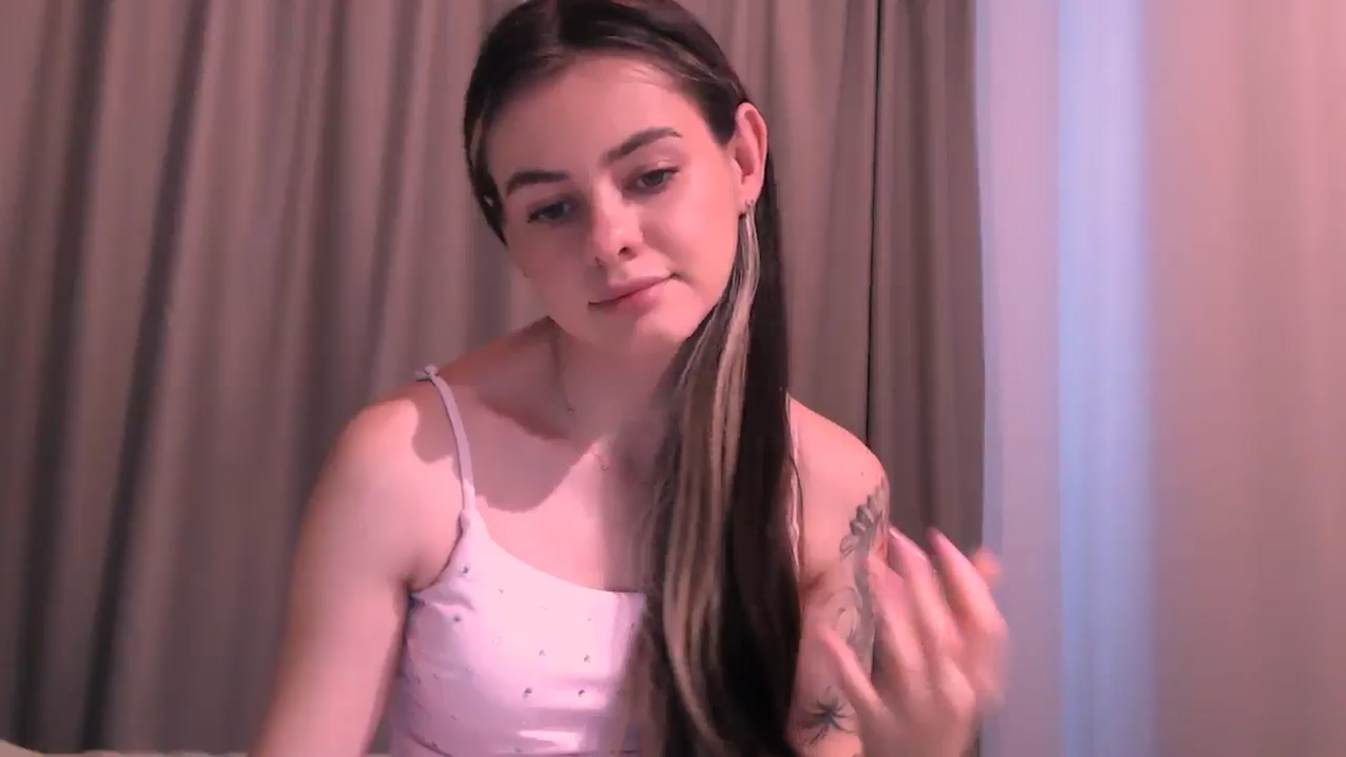Gallery image thumbnail from ZoeMil's myfreecams stream on, 03/20/2025, 11:42 image 12 of 20