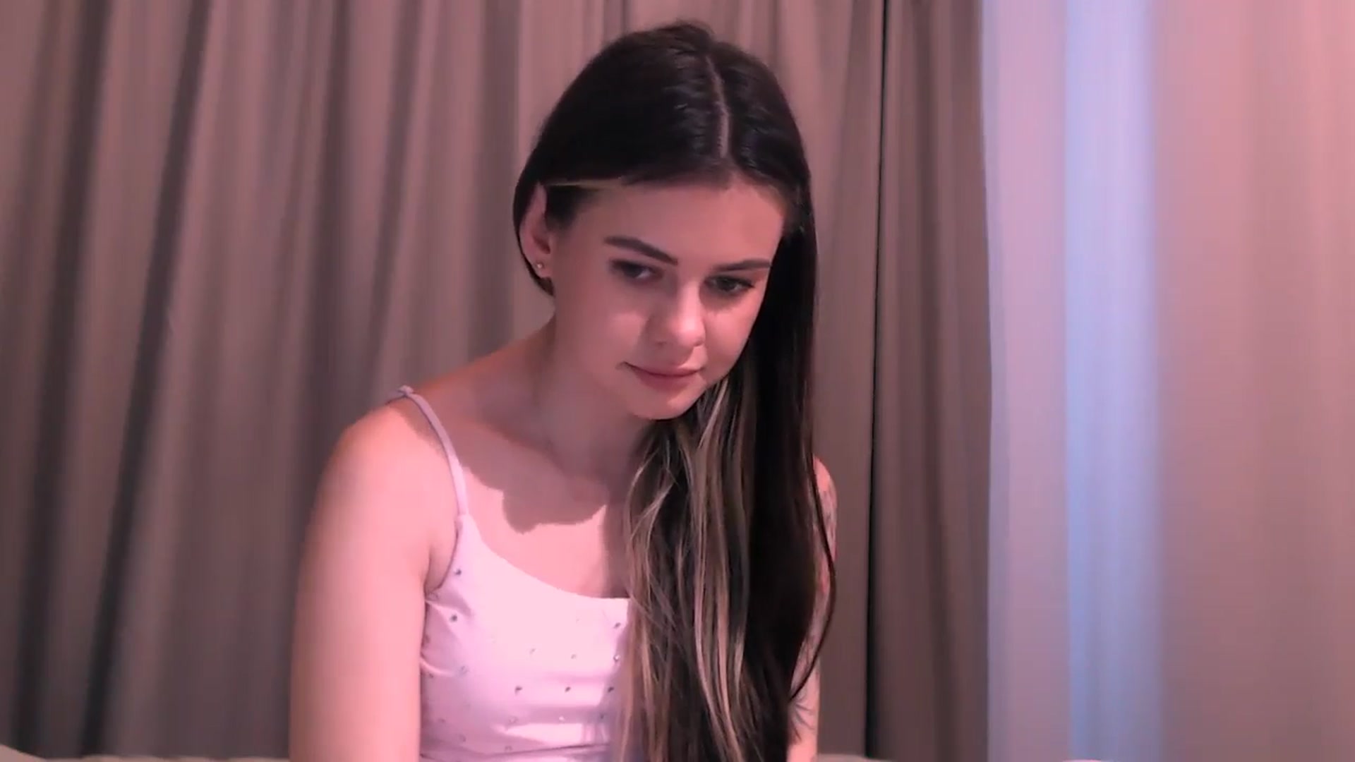 Gallery image thumbnail from ZoeMil's myfreecams stream on, 03/20/2025, 11:42 image 17 of 20
