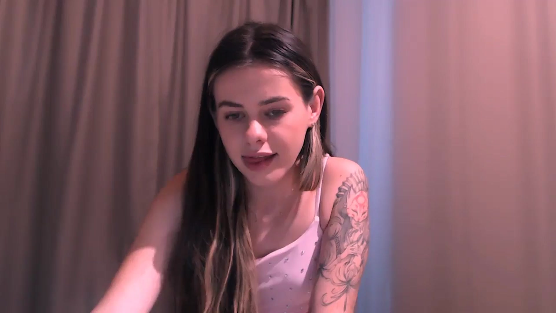 Gallery image thumbnail from ZoeMil's myfreecams stream on, 03/20/2025, 14:30 image 17 of 20
