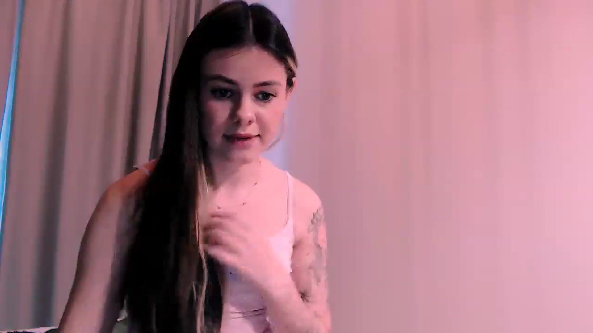 Gallery image thumbnail from ZoeMil's myfreecams stream on, 04/03/2025, 13:32 image 10 of 20