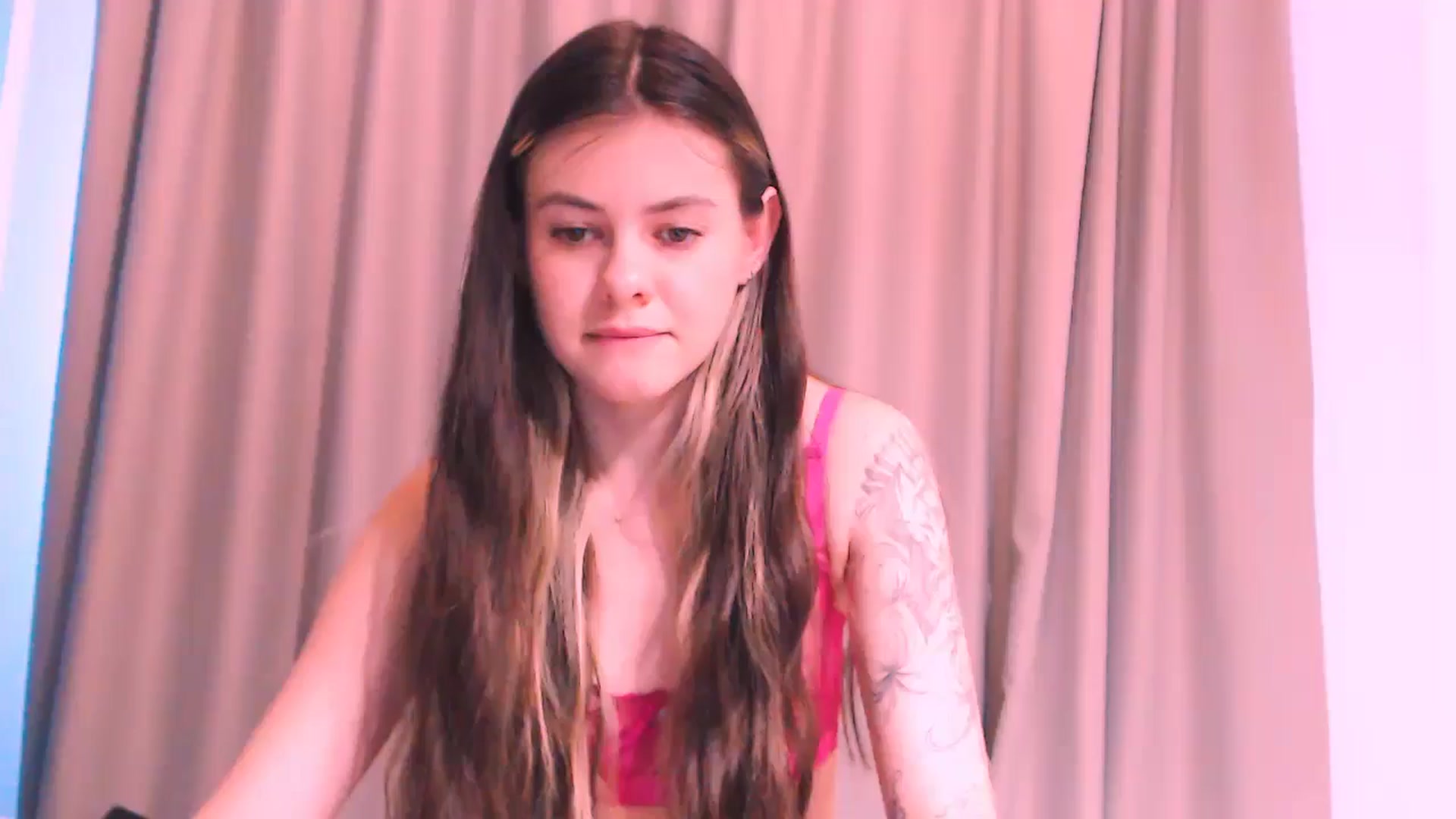 Gallery image thumbnail from ZoeMil's myfreecams stream on, 04/07/2025, 10:32 image 8 of 20