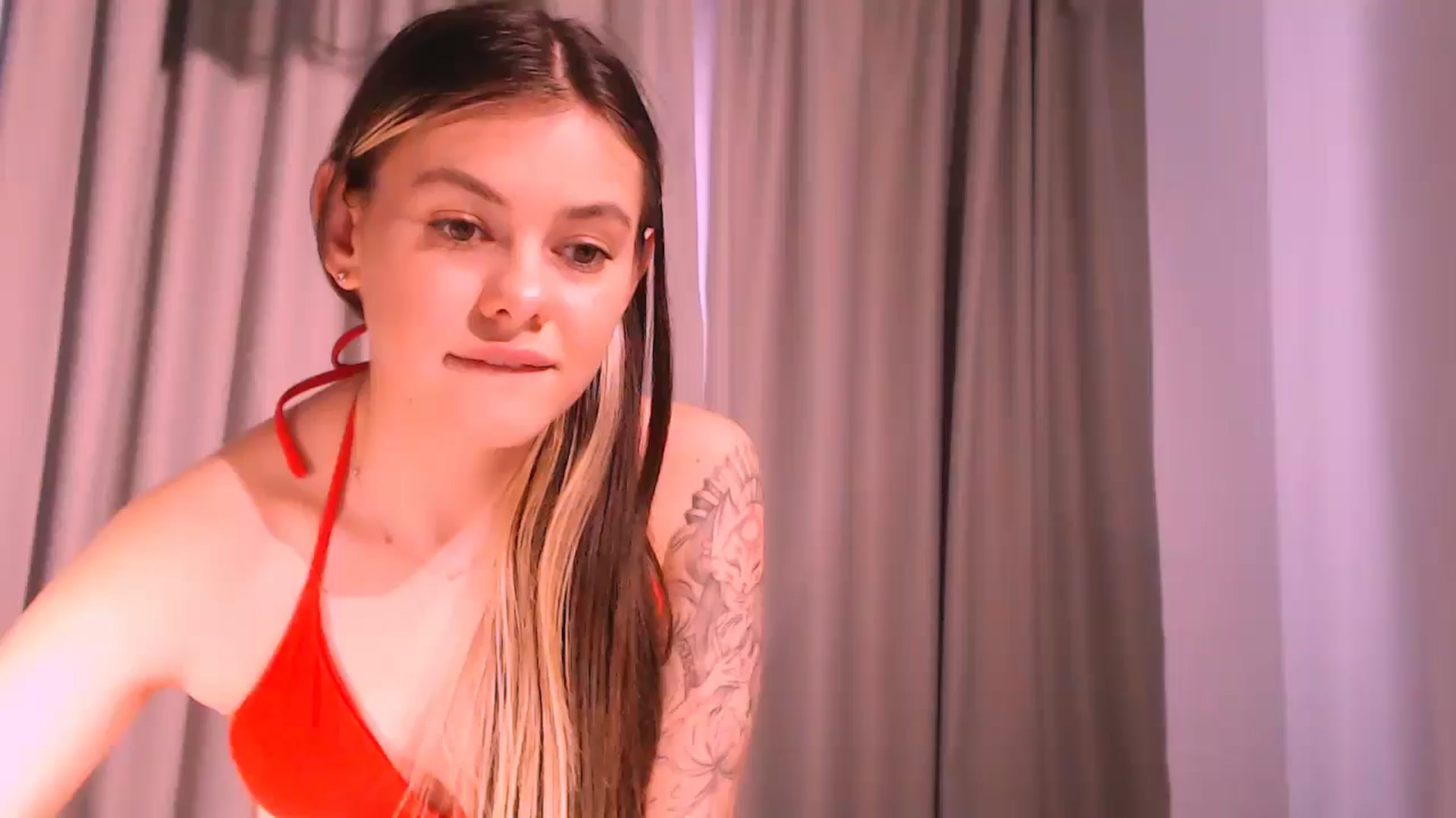 Gallery image thumbnail from ZoeMil's myfreecams stream on, 04/14/2025, 16:07 image 6 of 20