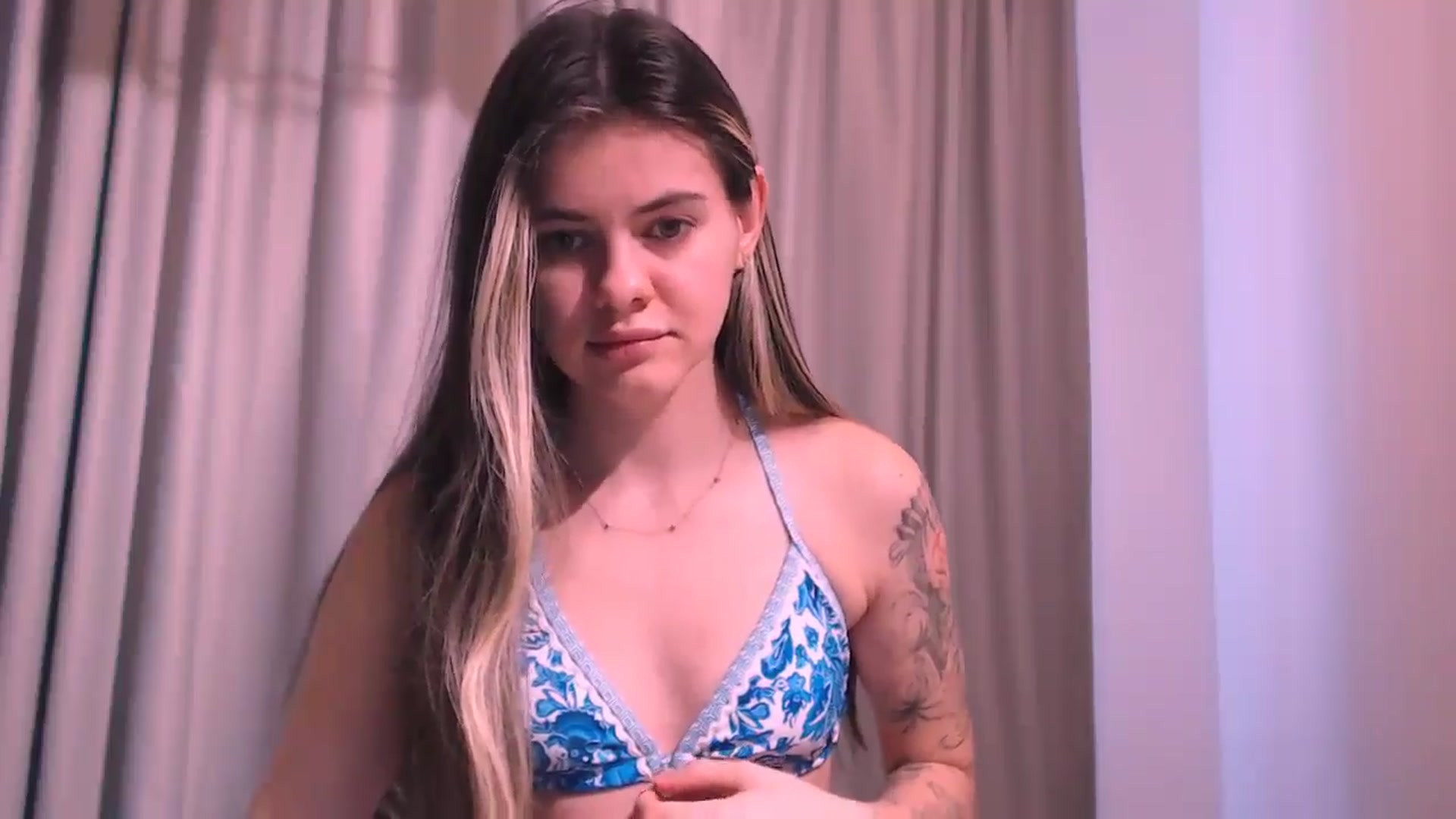 Gallery image thumbnail from ZoeMil's myfreecams stream on, 04/17/2025, 11:16 image 20 of 20