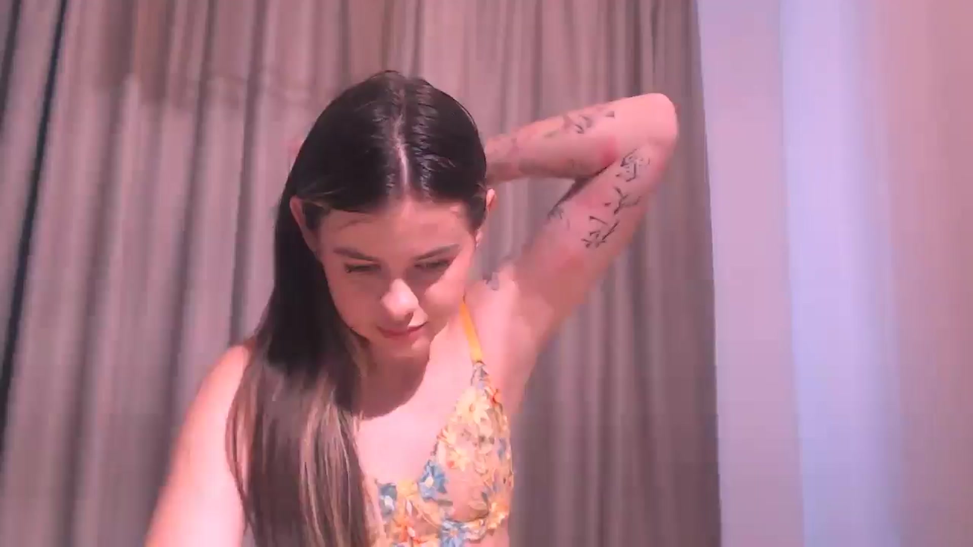 Gallery image thumbnail from ZoeMil's myfreecams stream on, 04/18/2025, 12:53 image 15 of 20