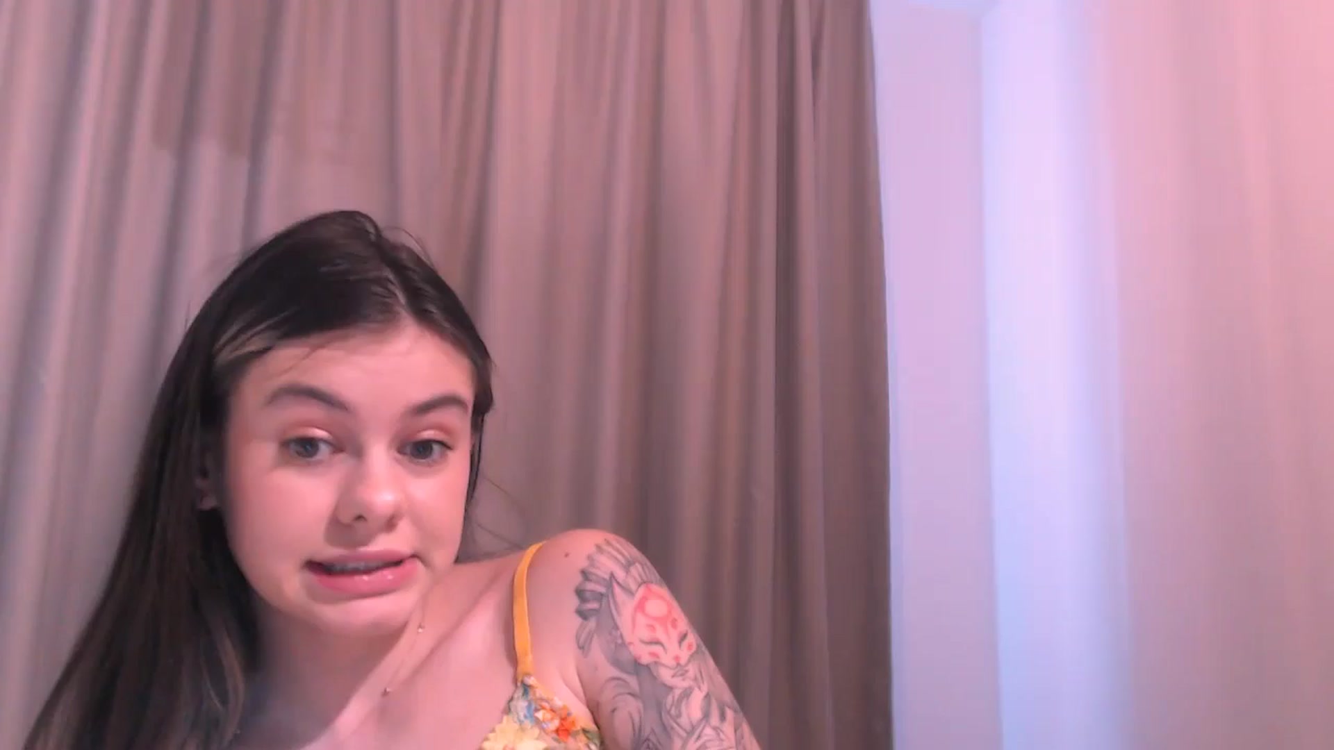 Gallery image thumbnail from ZoeMil's myfreecams stream on, 04/18/2025, 12:53 image 12 of 20