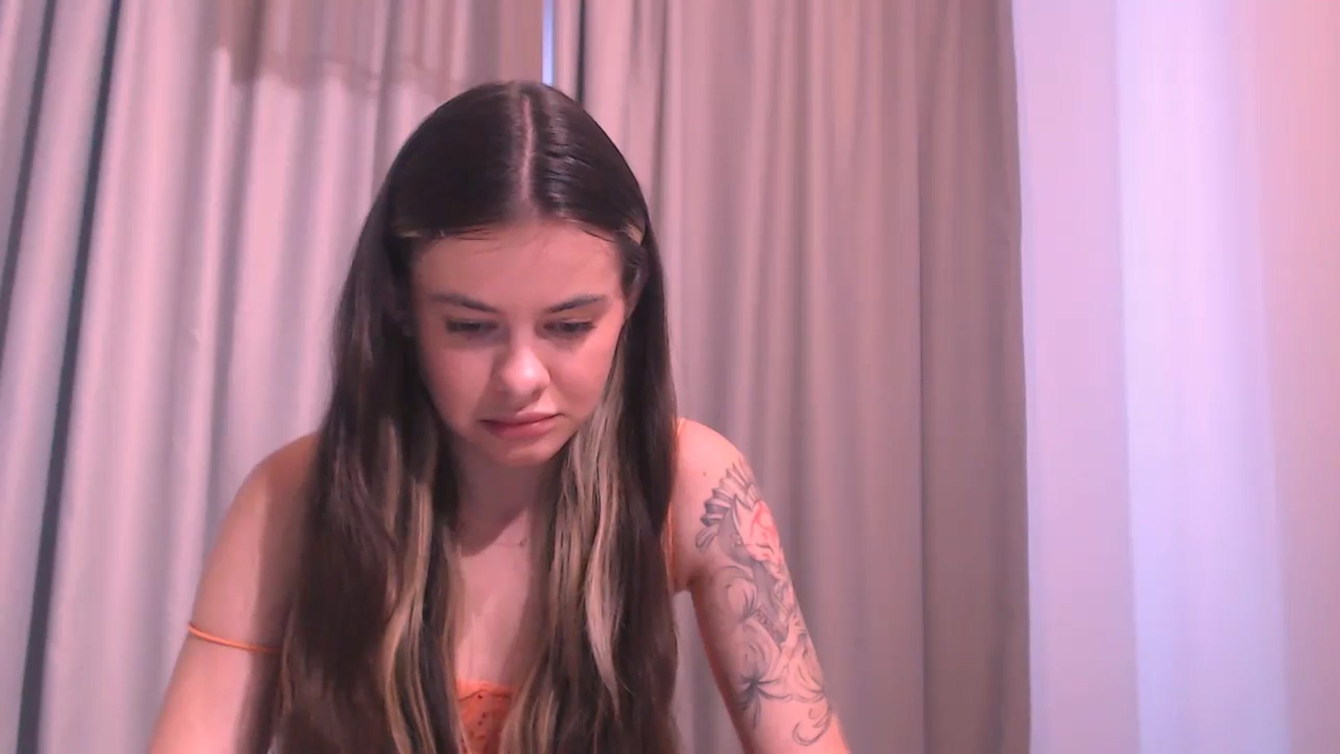 Gallery image thumbnail from ZoeMil's myfreecams stream on, 04/21/2025, 09:52 image 18 of 20
