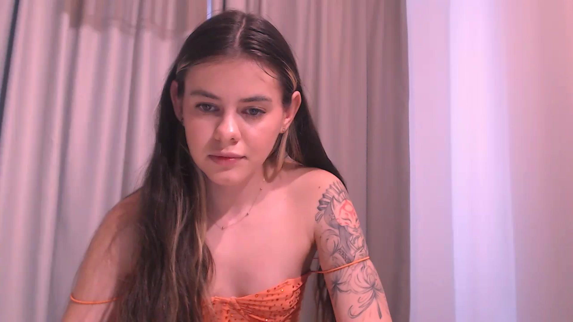 Gallery image thumbnail from ZoeMil's myfreecams stream on, 04/21/2025, 13:12 image 11 of 20