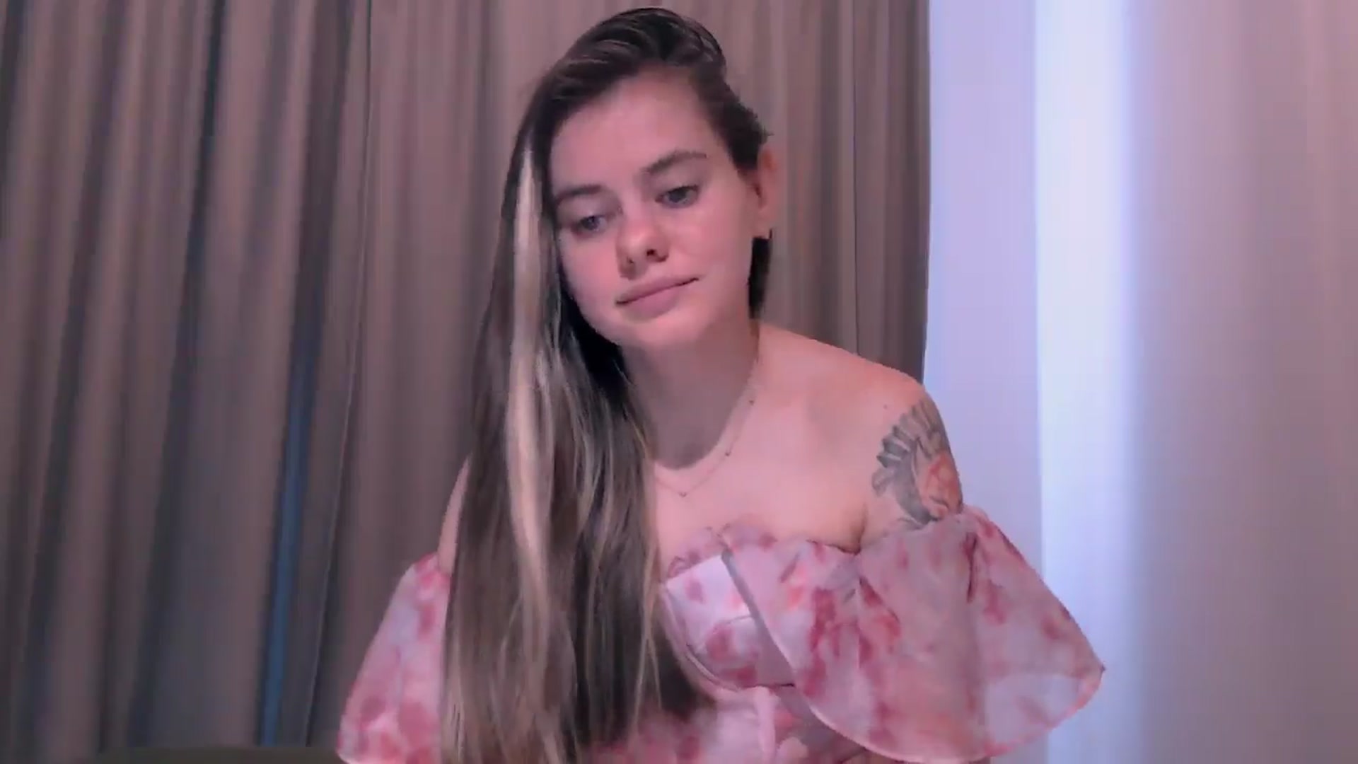 Gallery image thumbnail from ZoeMil's myfreecams stream on, 06/09/2025, 11:24 image 11 of 20