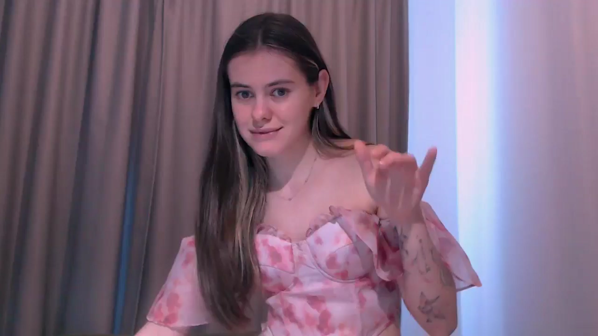 Gallery image thumbnail from ZoeMil's myfreecams stream on, 06/09/2025, 11:24 image 1 of 20