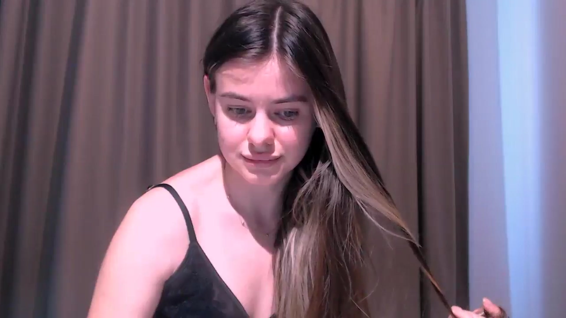 Gallery image thumbnail from ZoeMil's myfreecams stream on, 06/23/2025, 10:27 image 2 of 20