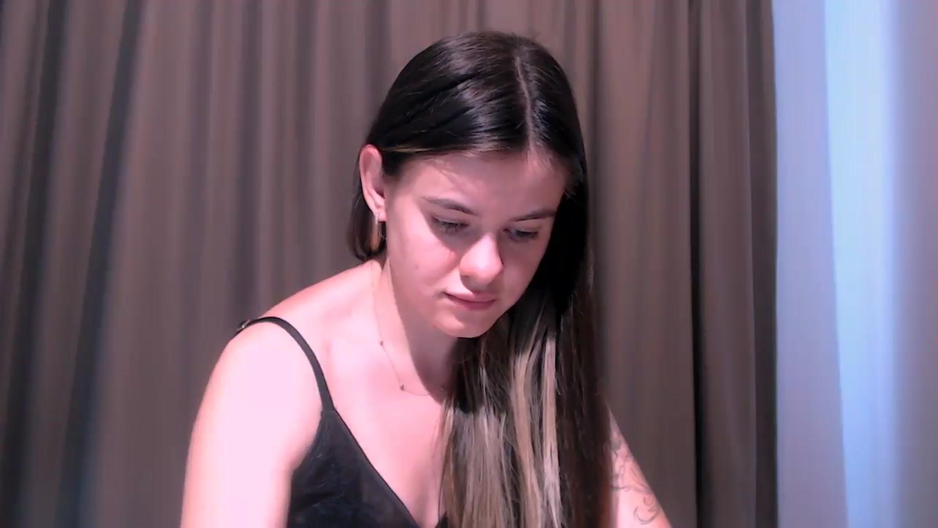 Gallery image thumbnail from ZoeMil's myfreecams stream on, 06/23/2025, 10:27 image 12 of 20
