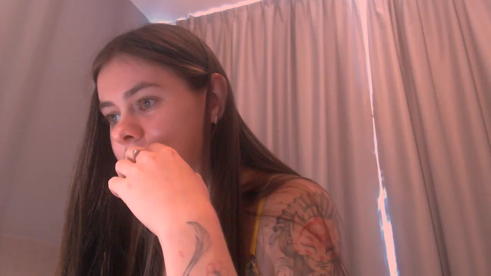 Gallery image thumbnail from ZoeMil's myfreecams stream on, 07/01/2025, 13:27 image 14 of 20