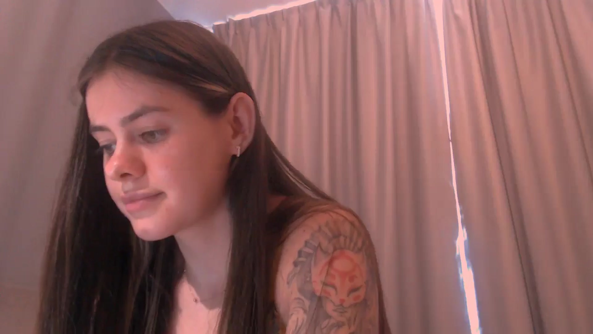 Gallery image thumbnail from ZoeMil's myfreecams stream on, 07/01/2025, 13:27 image 12 of 20