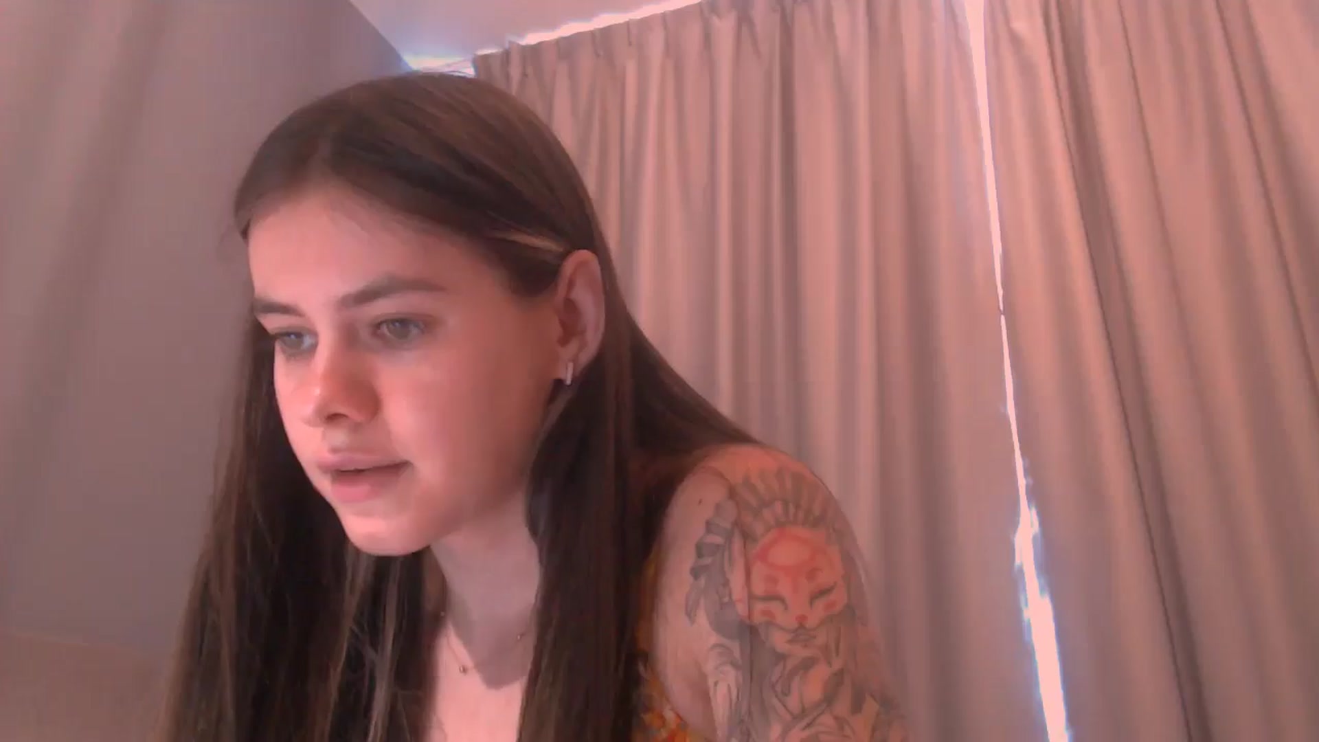 Gallery image thumbnail from ZoeMil's myfreecams stream on, 07/01/2025, 13:27 image 16 of 20