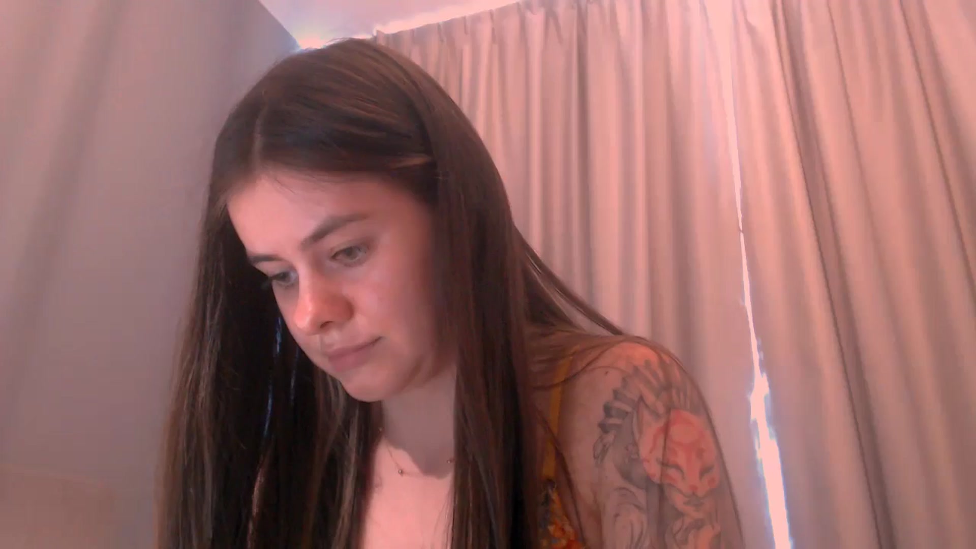 Gallery image thumbnail from ZoeMil's myfreecams stream on, 07/01/2025, 13:27 image 11 of 20