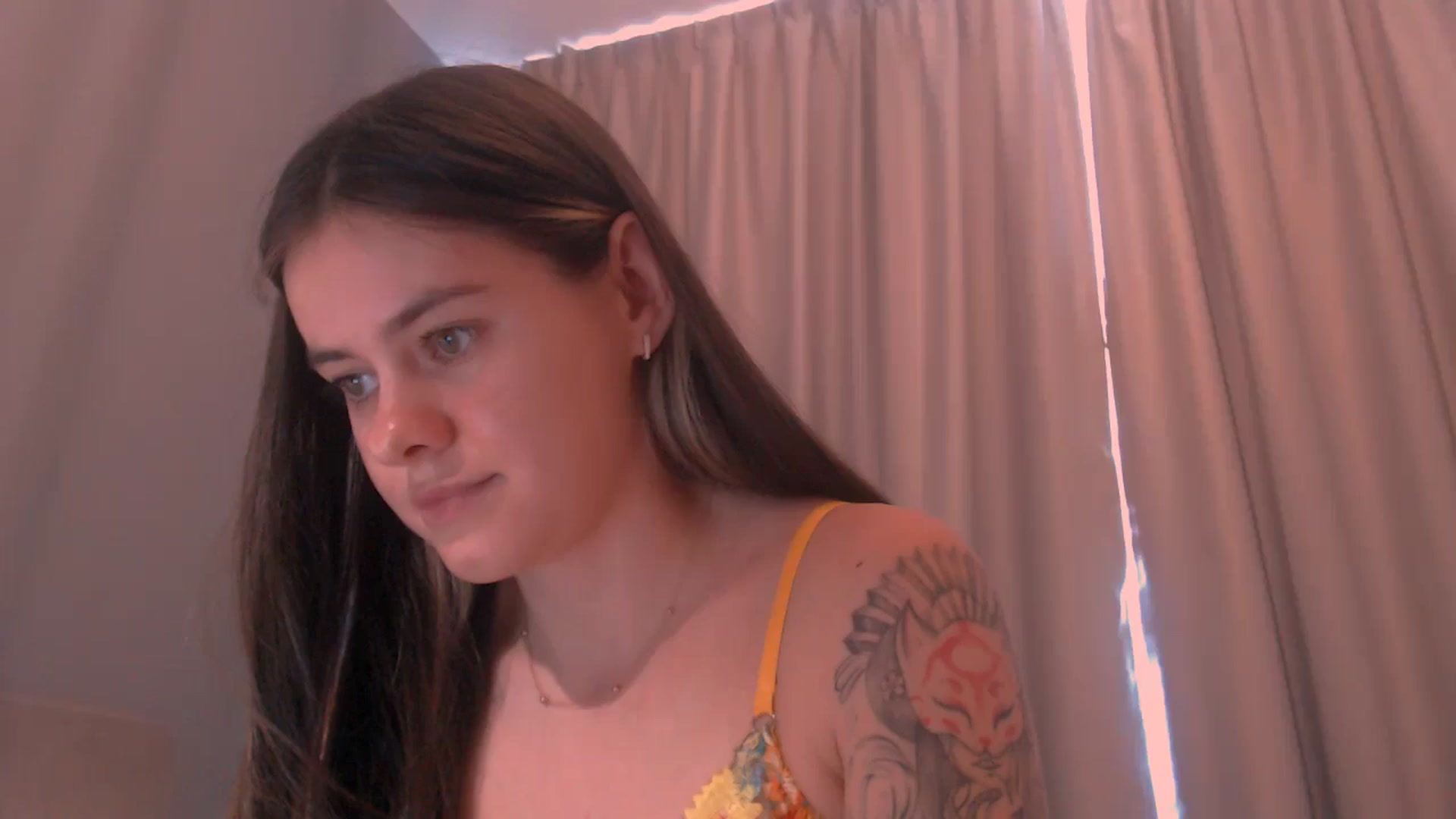 Gallery image thumbnail from ZoeMil's myfreecams stream on, 07/01/2025, 13:27 image 6 of 20
