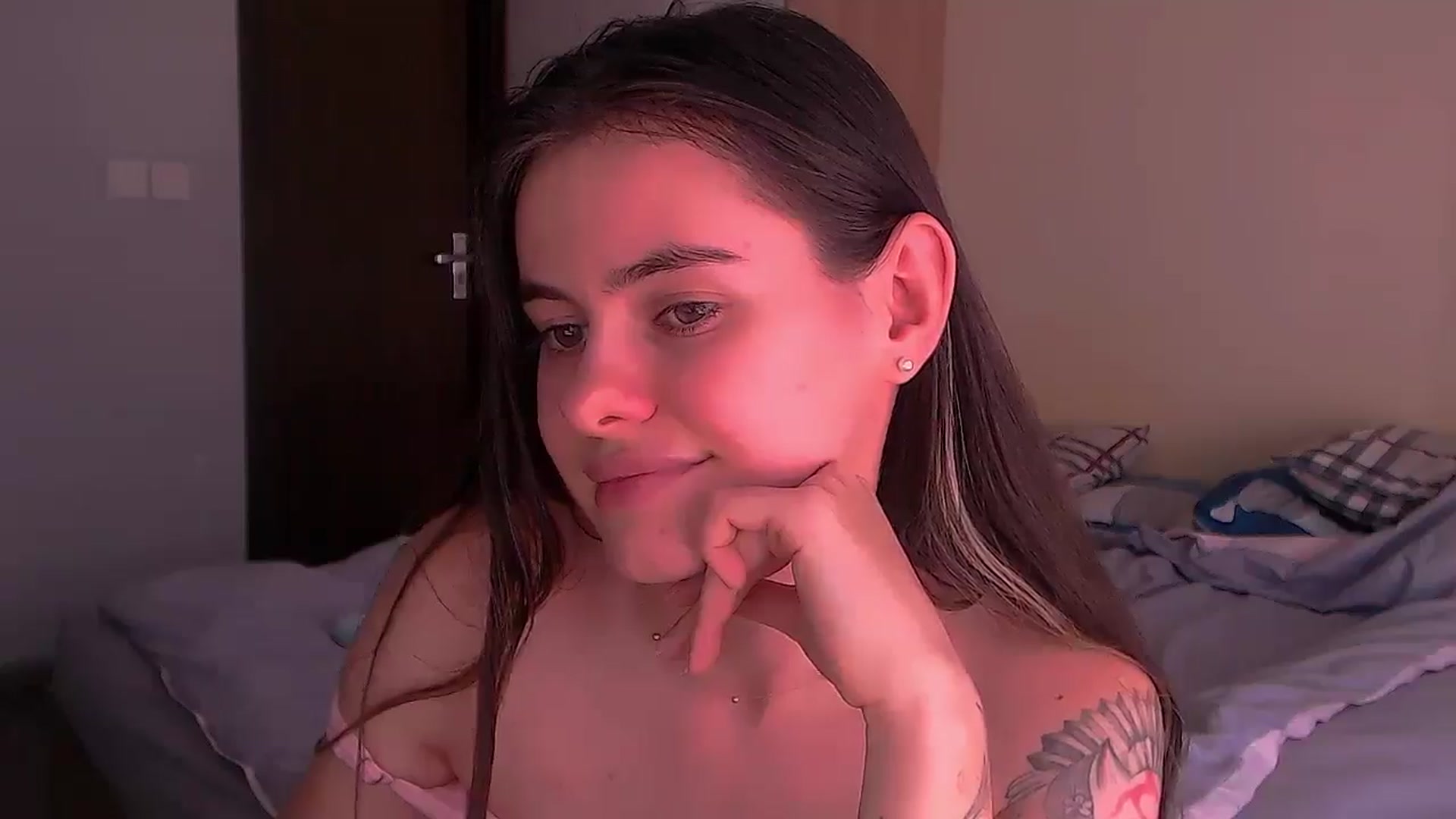 Gallery image thumbnail from ZoeMil's myfreecams stream on, 05/05/2026, 08:48 image 13 of 20