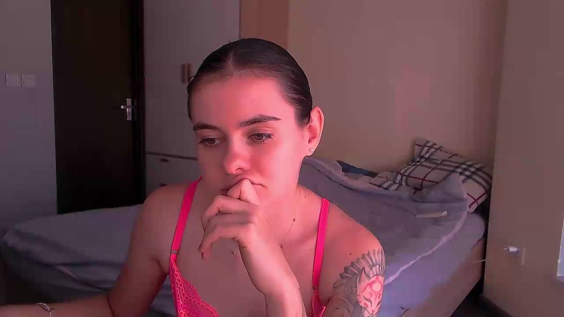 Gallery image thumbnail from ZoeMil's myfreecams stream on, 05/12/2026, 08:55 image 19 of 20