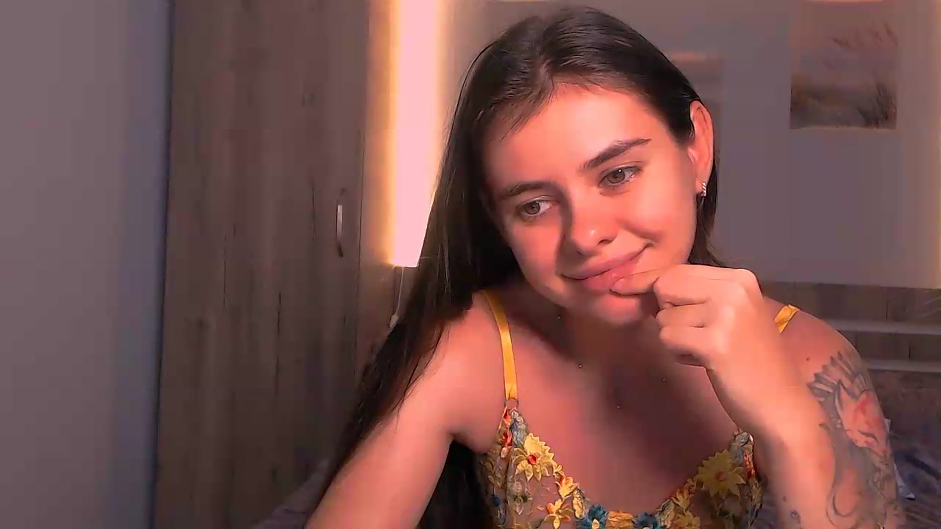 Gallery image thumbnail from ZoeMil's myfreecams stream on, 07/07/2026, 12:41 image 18 of 20