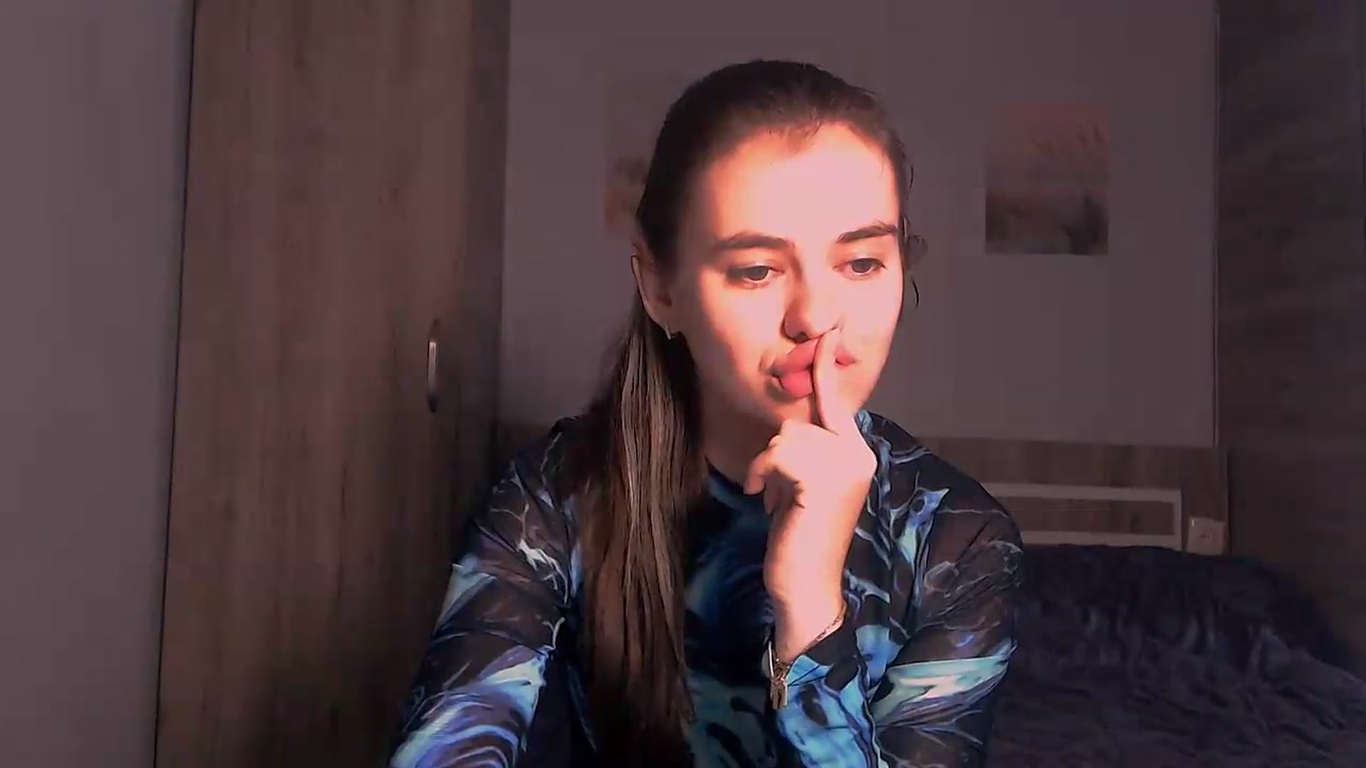 Gallery image thumbnail from ZoeMil's myfreecams stream on, 07/08/2026, 09:55 image 8 of 20