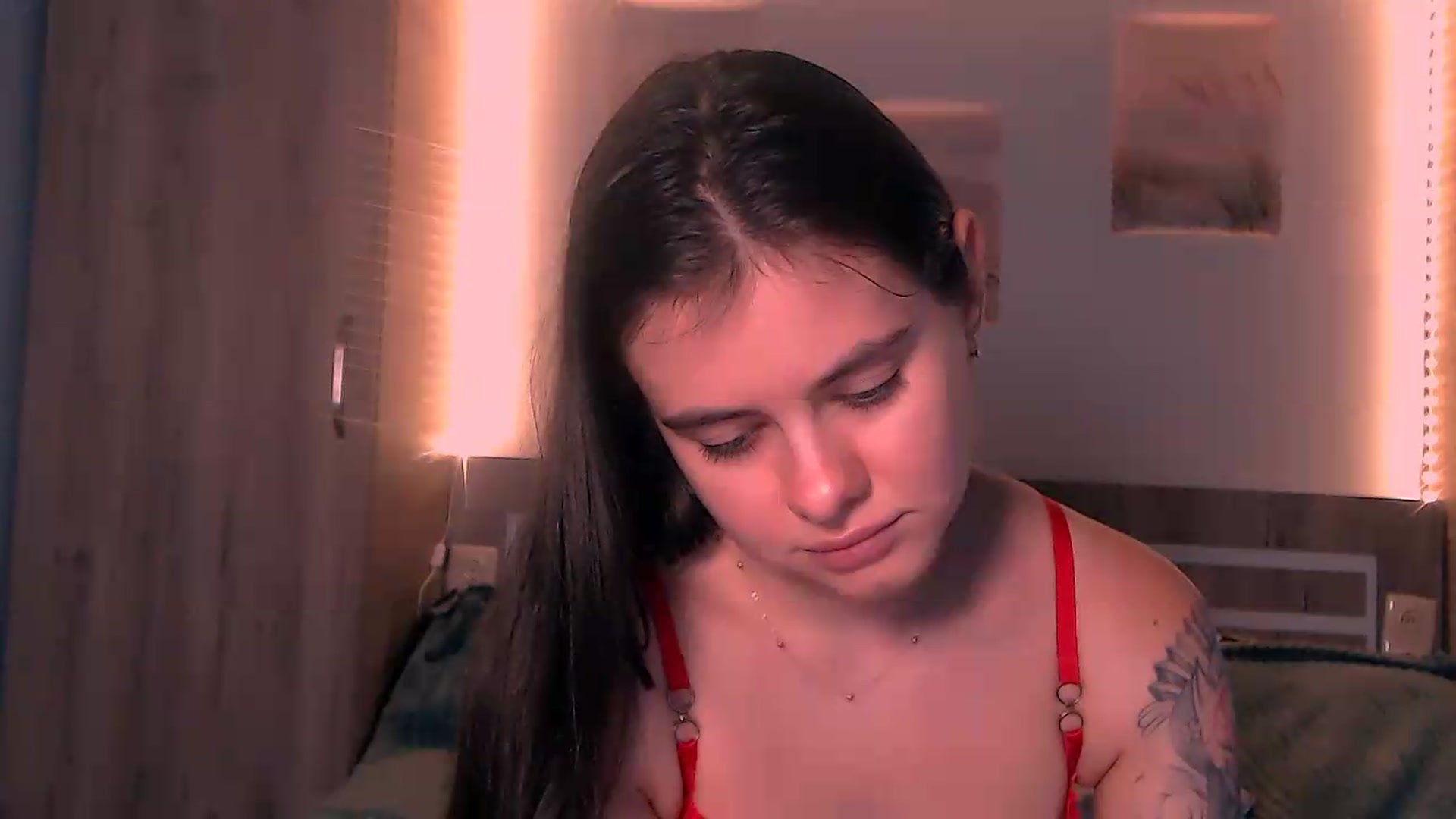 Gallery image thumbnail from ZoeMil's myfreecams stream on, 07/15/2026, 13:11 image 2 of 20
