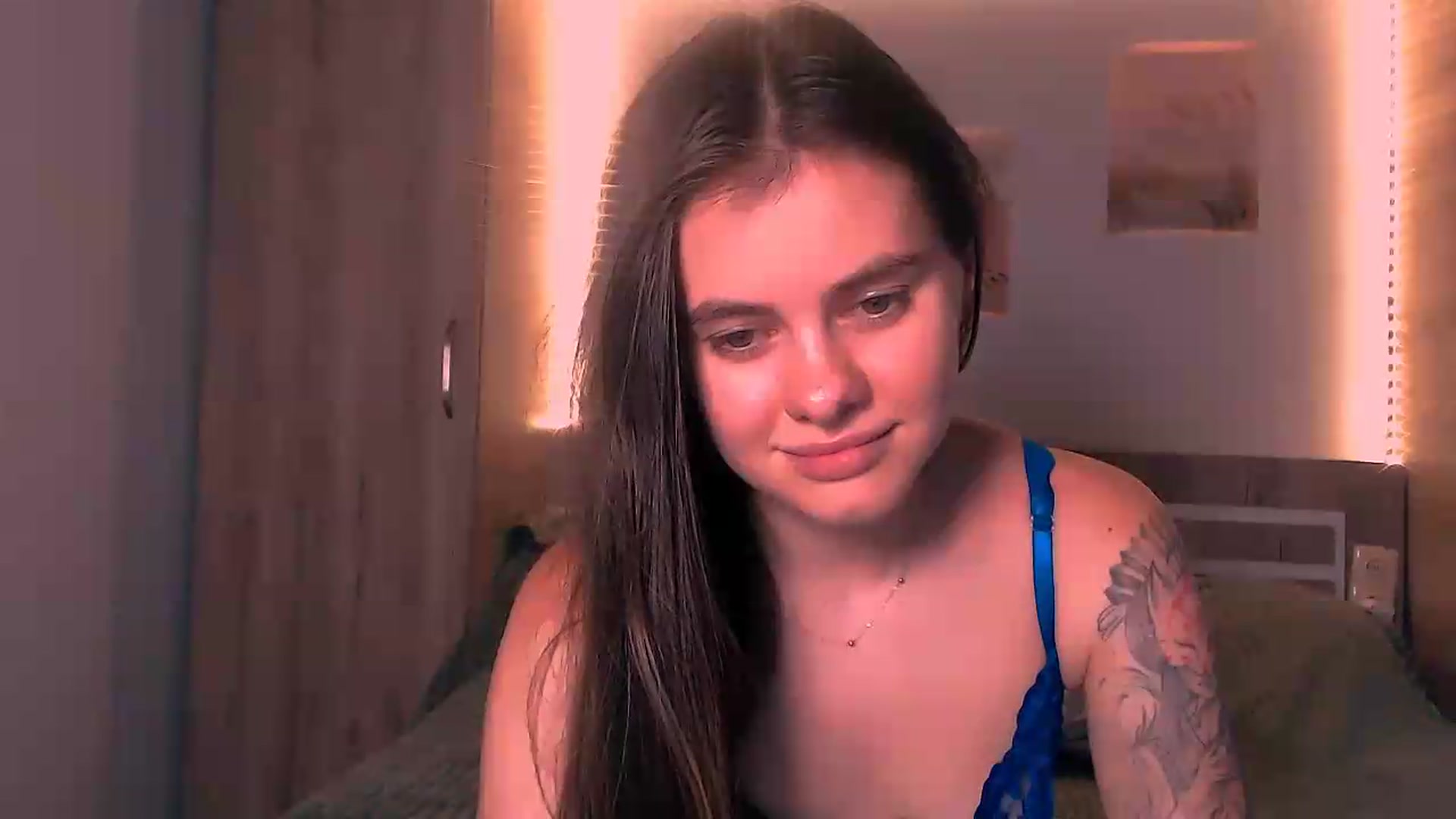Gallery image thumbnail from ZoeMil's myfreecams stream on, 07/20/2026, 08:33 image 20 of 20