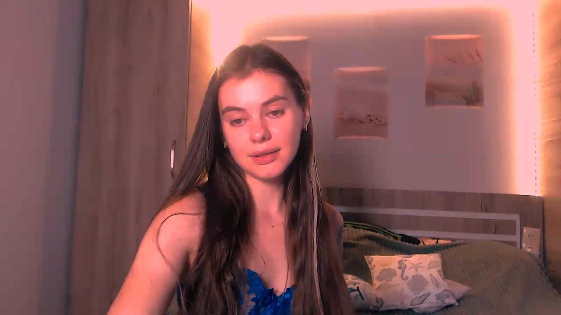 Gallery image thumbnail from ZoeMil's myfreecams stream on, 07/20/2026, 08:33 image 8 of 20