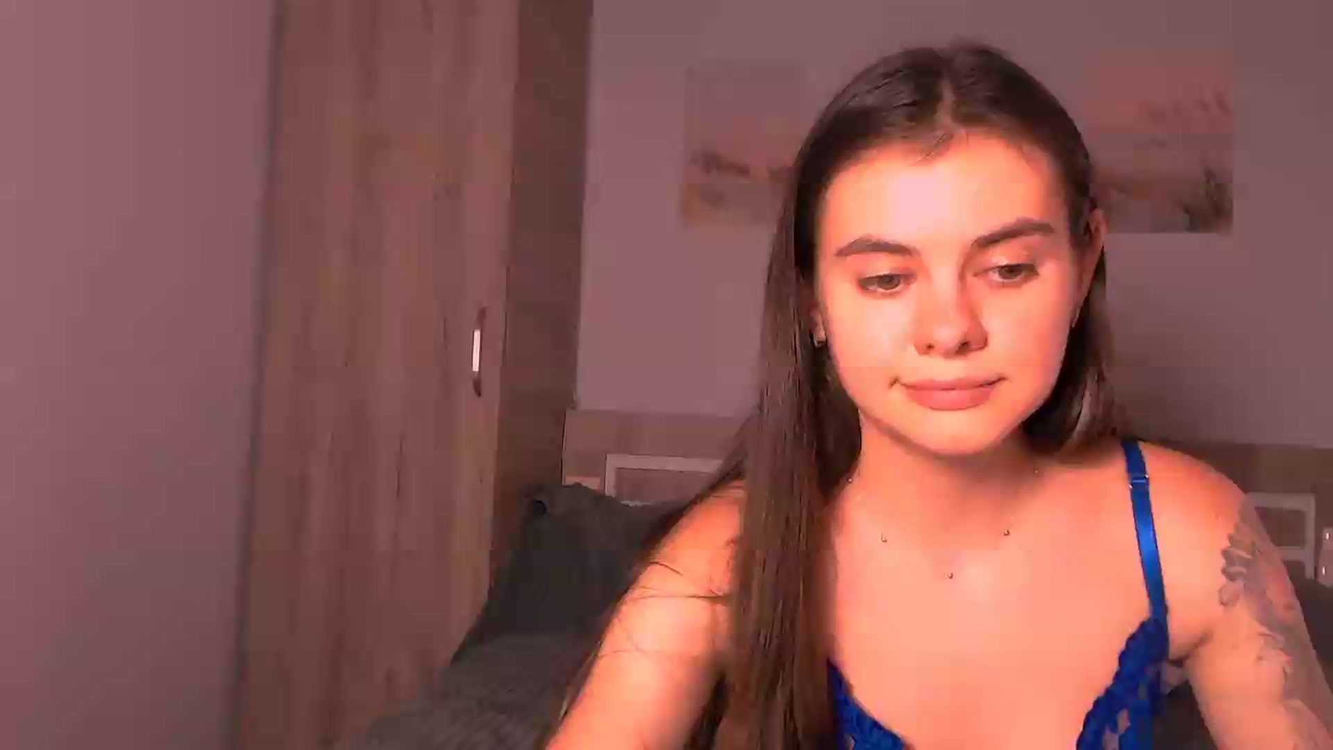 Gallery image thumbnail from ZoeMil's myfreecams stream on, 07/20/2026, 09:59 image 19 of 20