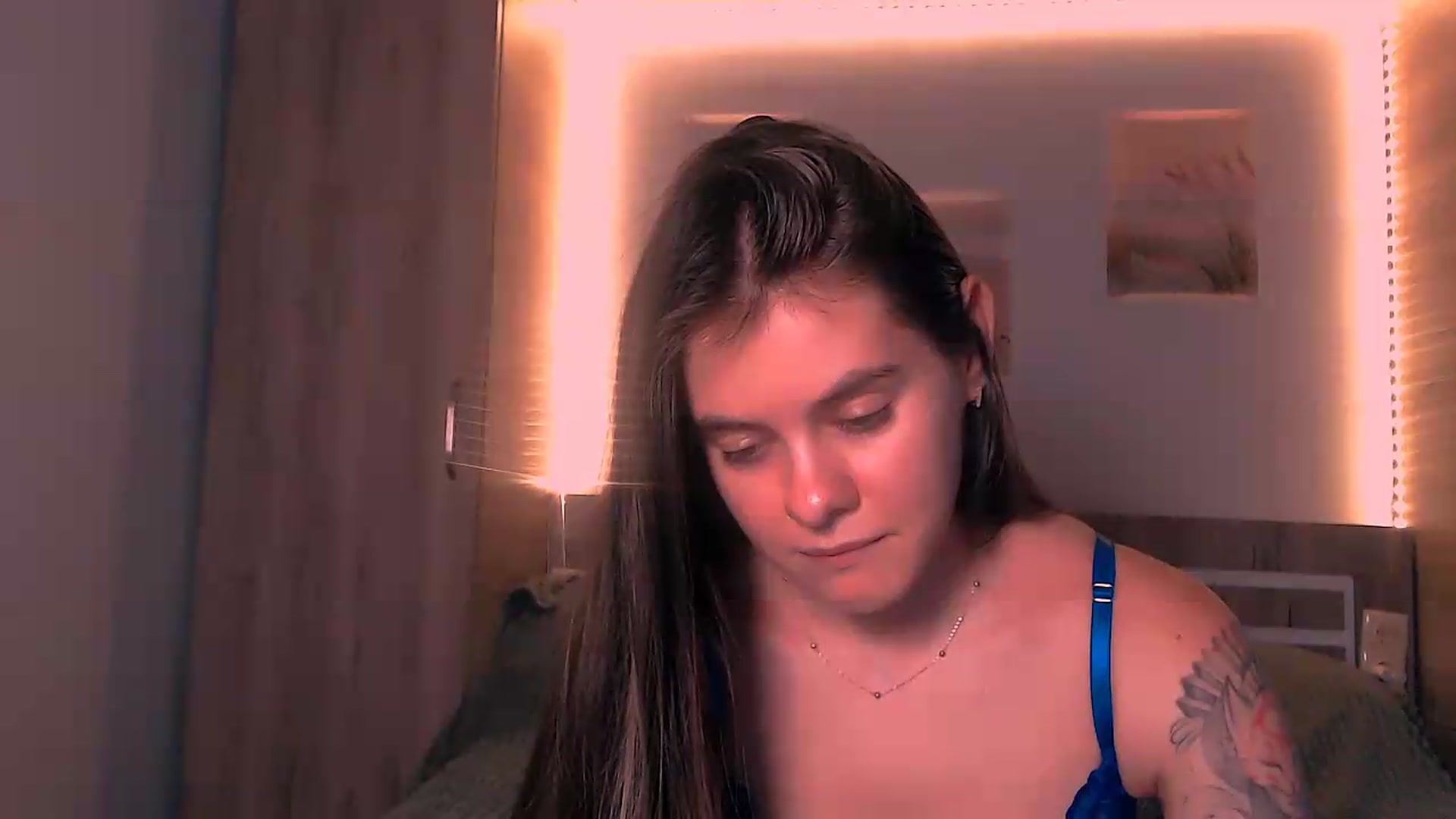 Gallery image thumbnail from ZoeMil's myfreecams stream on, 07/20/2026, 09:59 image 3 of 20