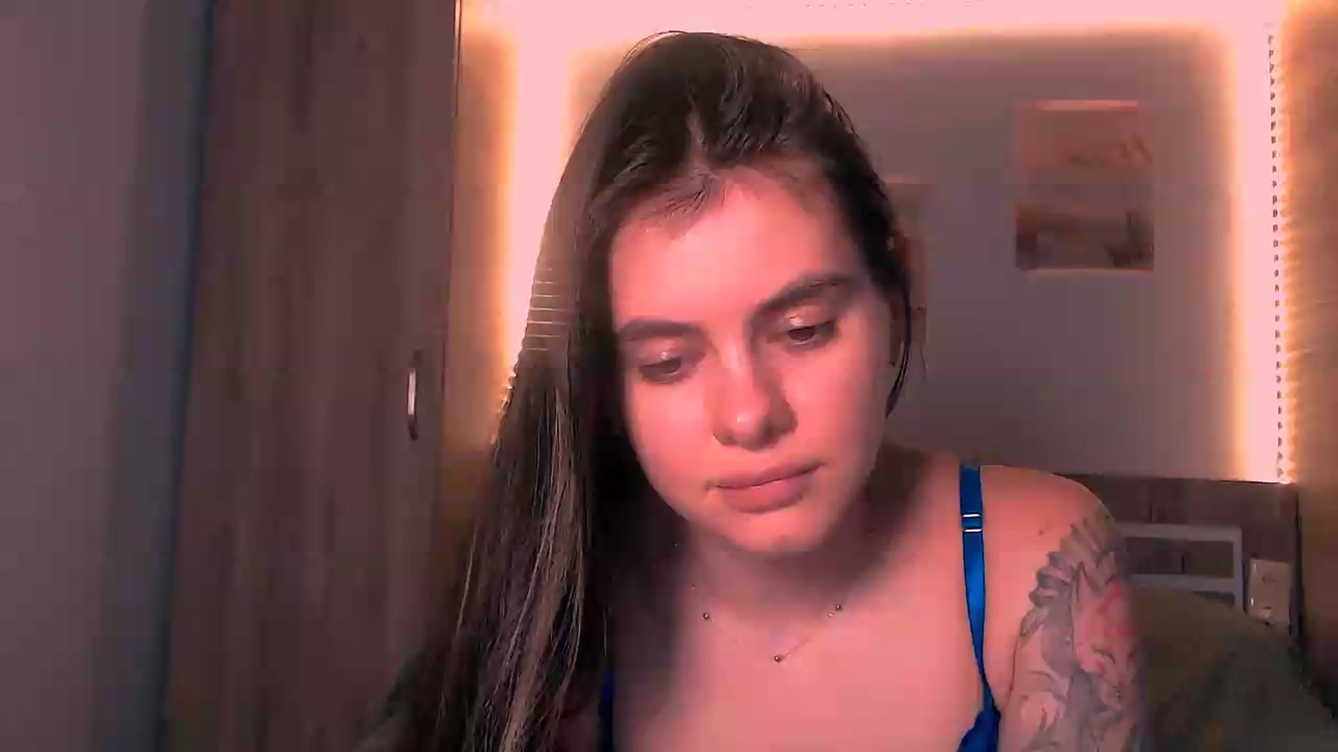Gallery image thumbnail from ZoeMil's myfreecams stream on, 07/20/2026, 09:59 image 1 of 20