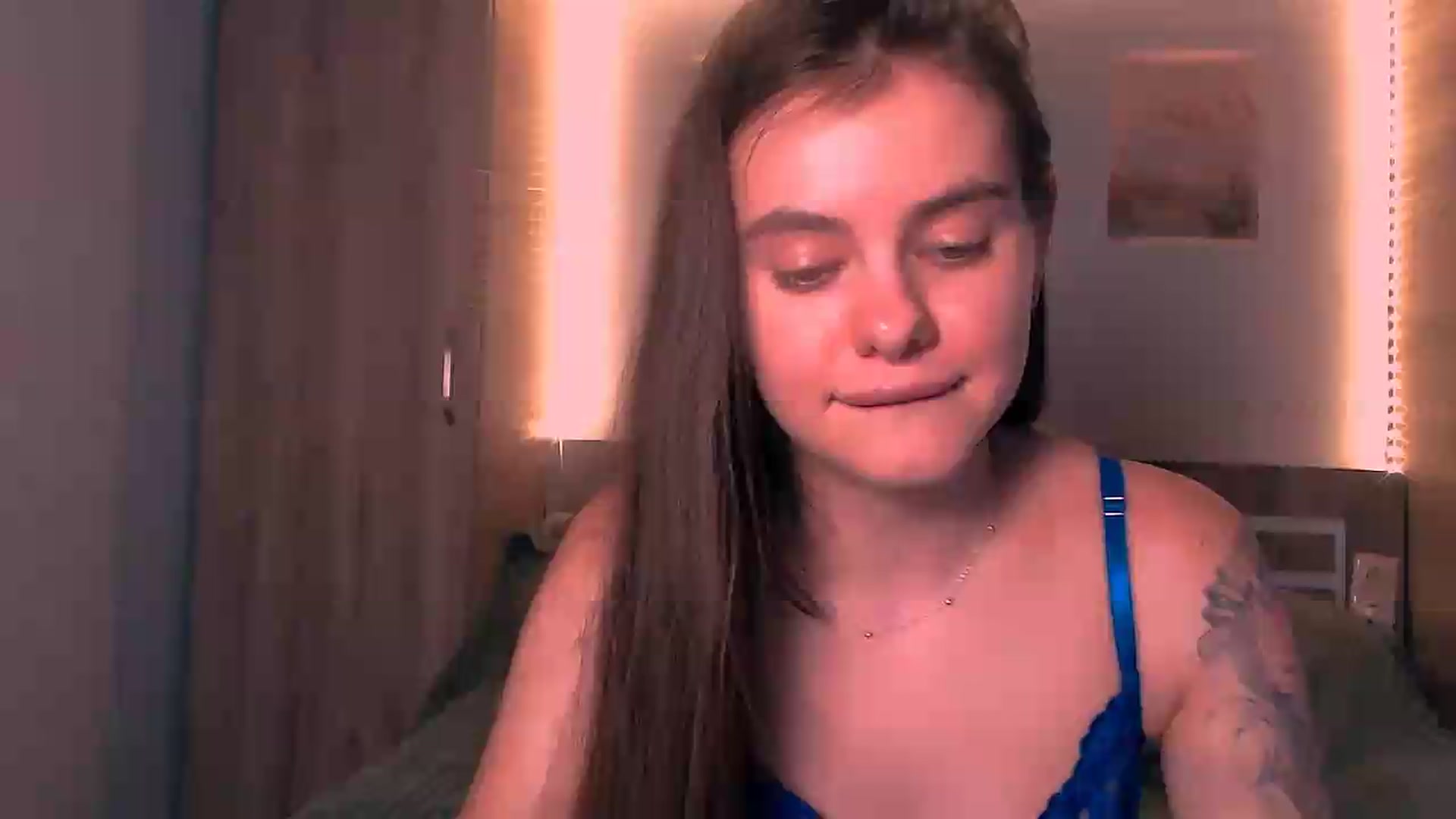 Gallery image thumbnail from ZoeMil's myfreecams stream on, 07/20/2026, 09:59 image 7 of 20