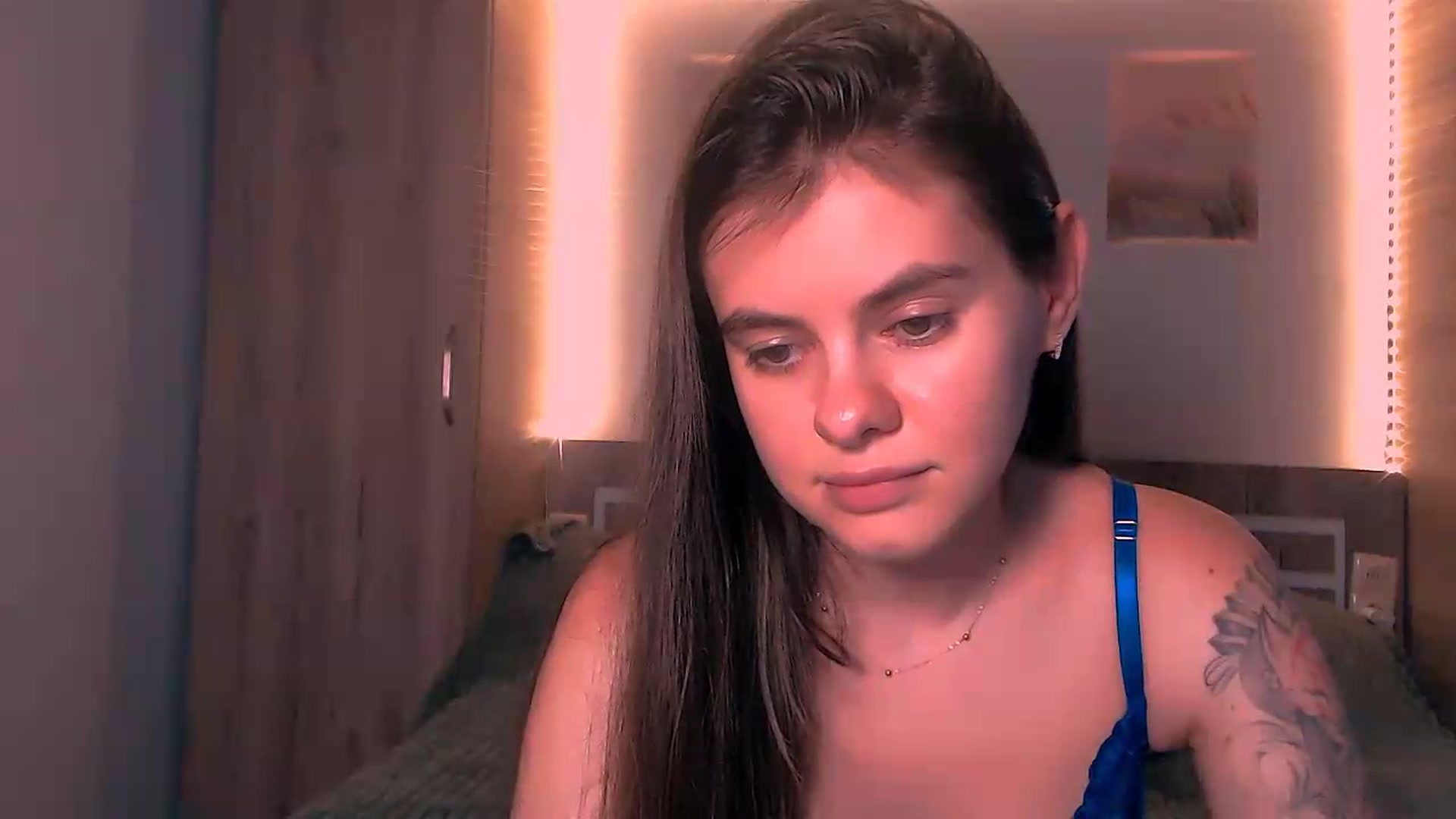 Gallery image thumbnail from ZoeMil's myfreecams stream on, 07/20/2026, 09:59 image 8 of 20