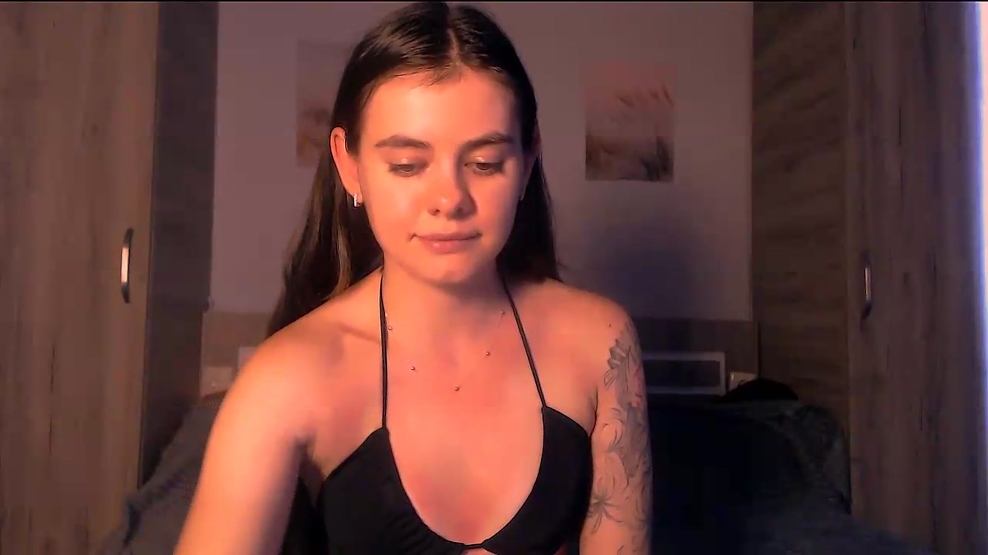 Gallery image thumbnail from ZoeMil's myfreecams stream on, 08/10/2026, 08:59 image 15 of 20