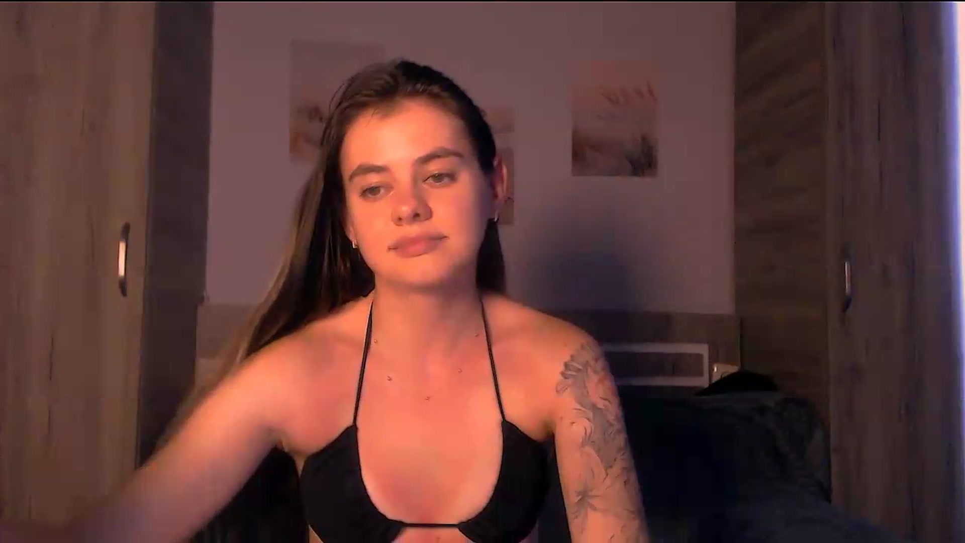 Gallery image thumbnail from ZoeMil's myfreecams stream on, 08/10/2026, 08:59 image 19 of 20