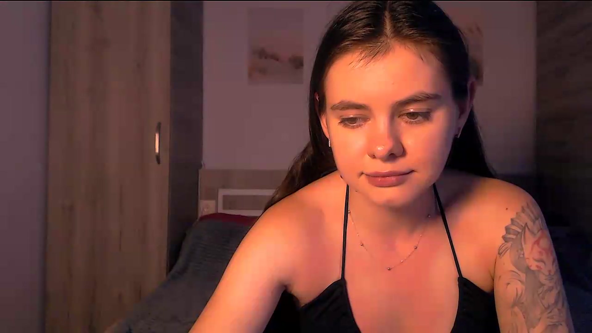 Gallery image thumbnail from ZoeMil's myfreecams stream on, 08/10/2026, 09:58 image 12 of 20
