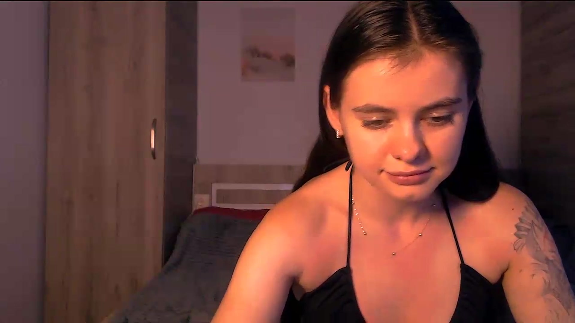 Gallery image thumbnail from ZoeMil's myfreecams stream on, 08/10/2026, 09:58 image 10 of 20