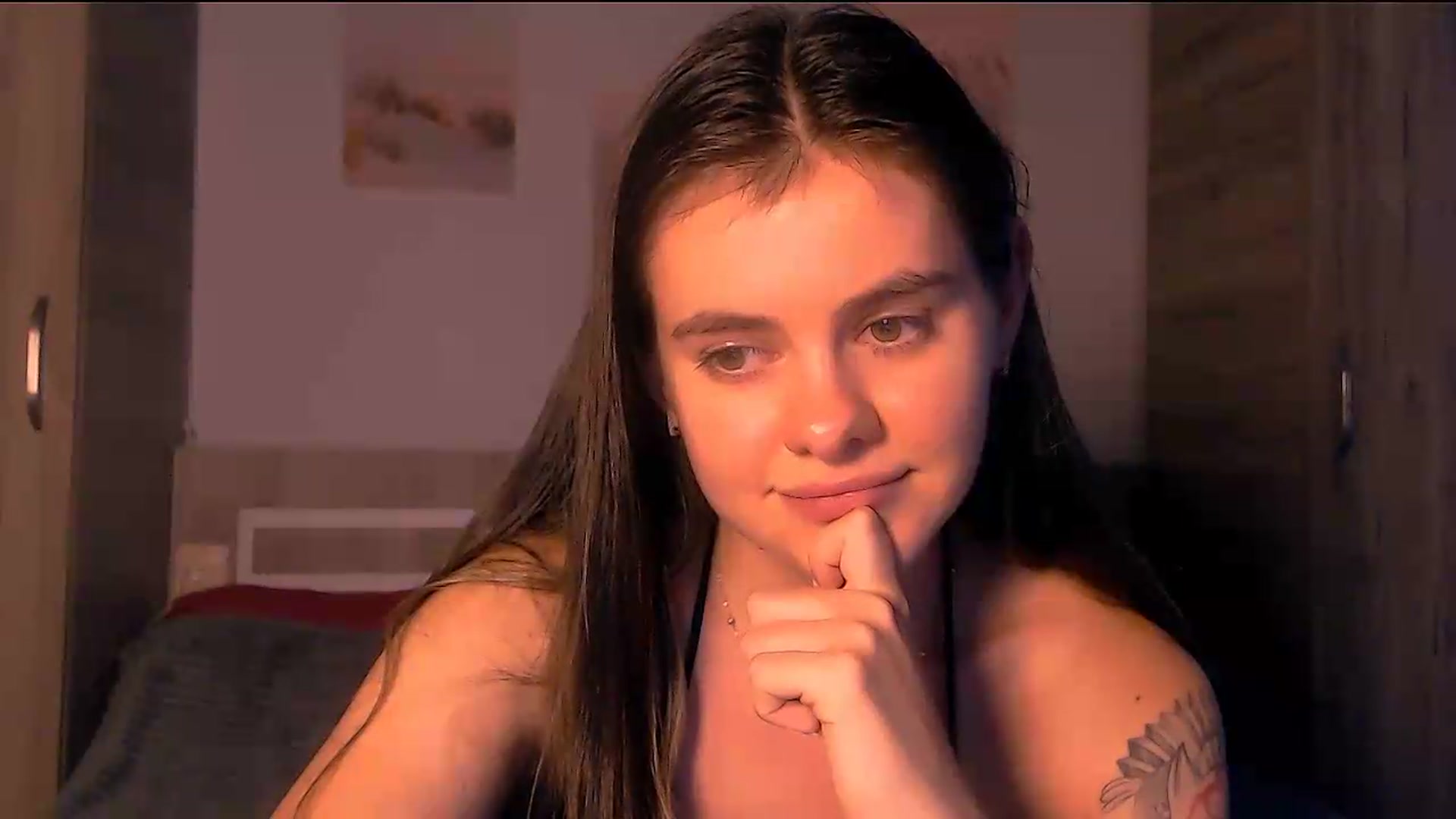 Gallery image thumbnail from ZoeMil's myfreecams stream on, 08/10/2026, 12:38 image 11 of 20