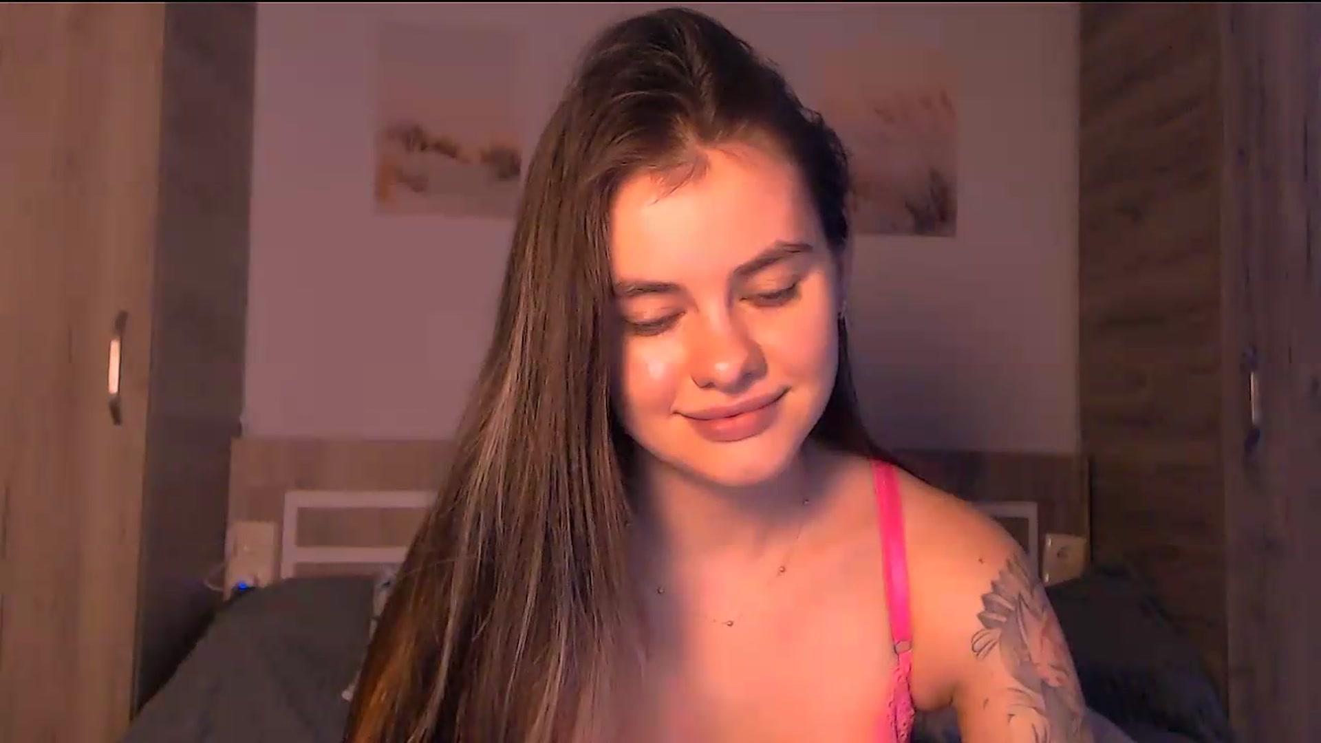 Gallery image thumbnail from ZoeMil's myfreecams stream on, 08/13/2026, 08:44 image 13 of 20