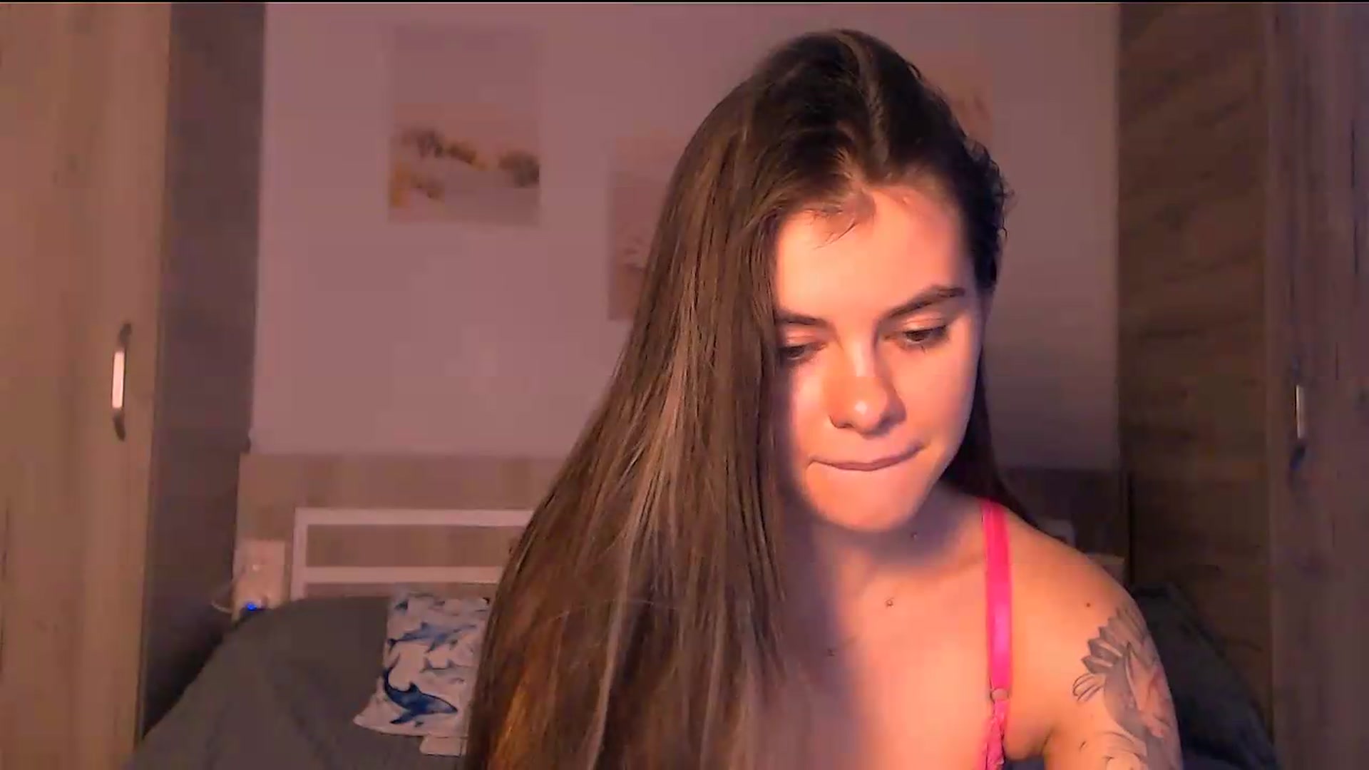Gallery image thumbnail from ZoeMil's myfreecams stream on, 08/13/2026, 08:44 image 15 of 20