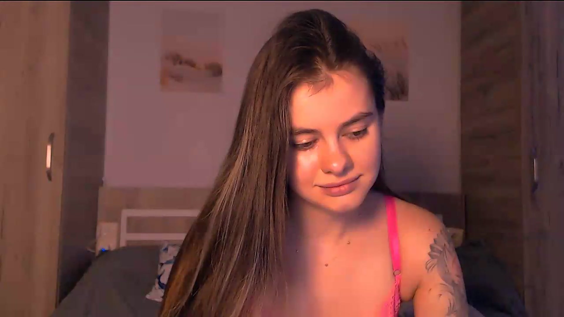 Gallery image thumbnail from ZoeMil's myfreecams stream on, 08/13/2026, 08:44 image 10 of 20
