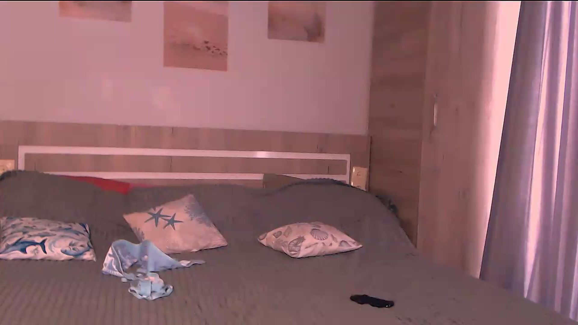 Gallery image thumbnail from ZoeMil's myfreecams stream on, 08/31/2026, 11:33 image 14 of 20