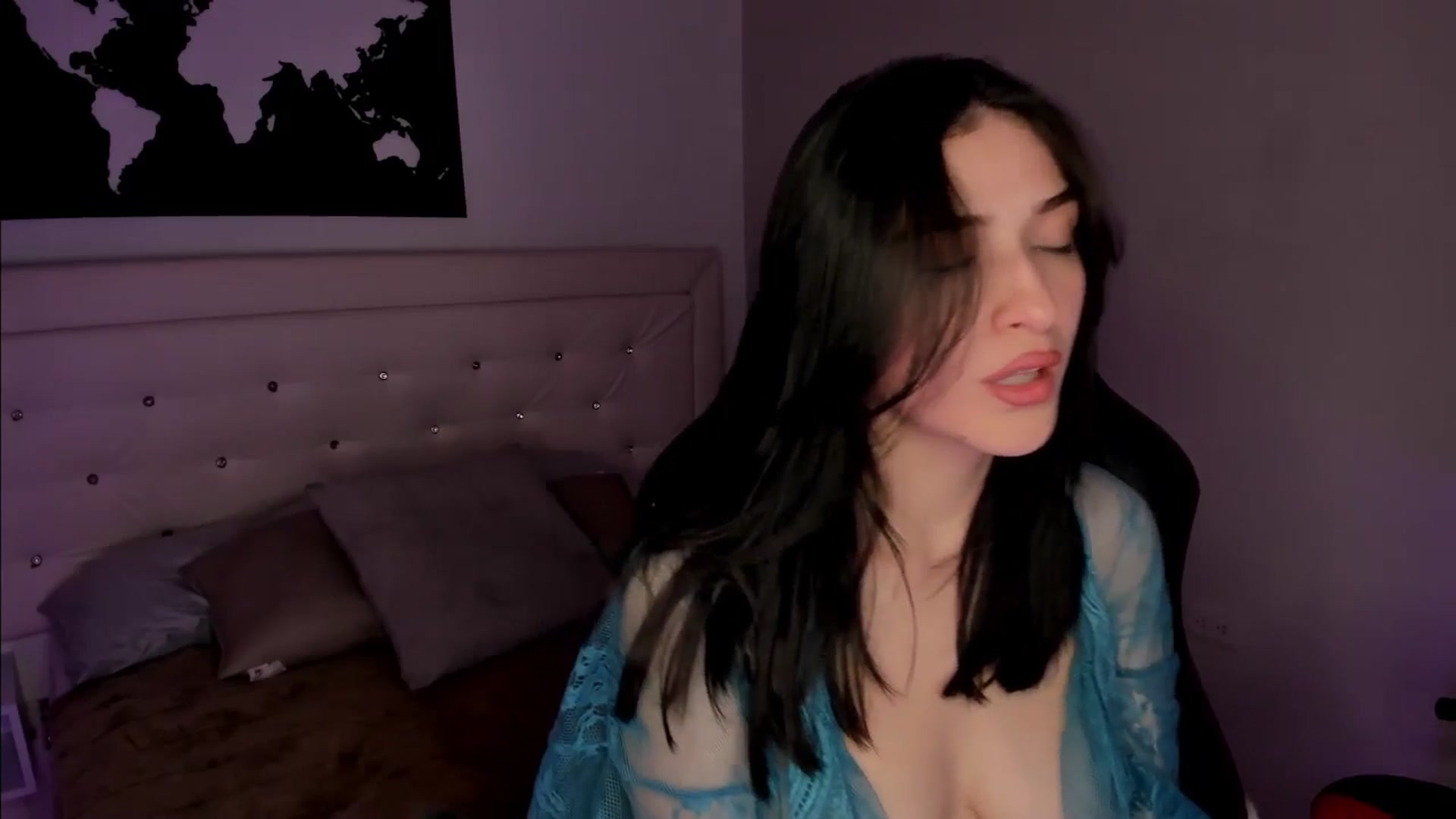 Gallery image thumbnail from ZoeValencia's myfreecams stream on, 06/11/2025, 16:28 image 15 of 20