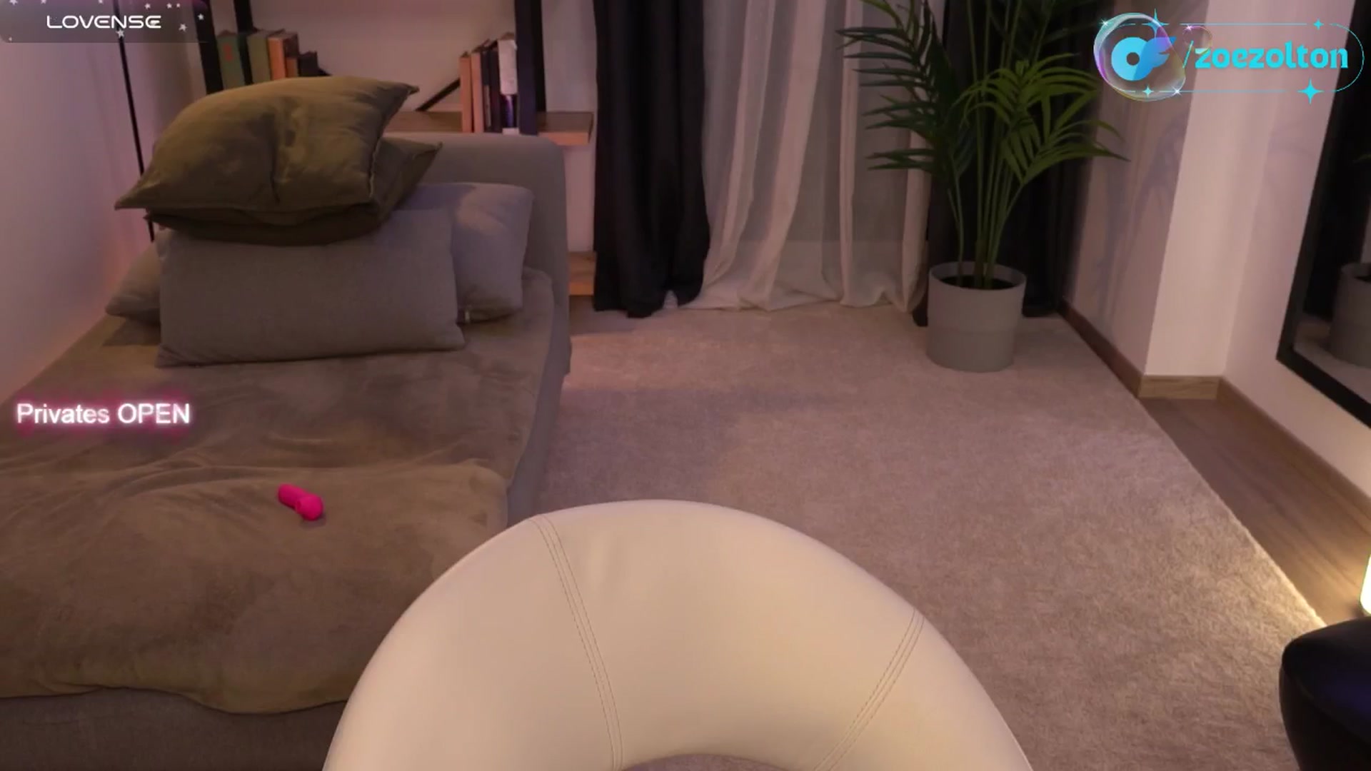 Gallery image thumbnail from ZoeZolton's myfreecams stream on, 06/28/2024, 12:44 image 16 of 20