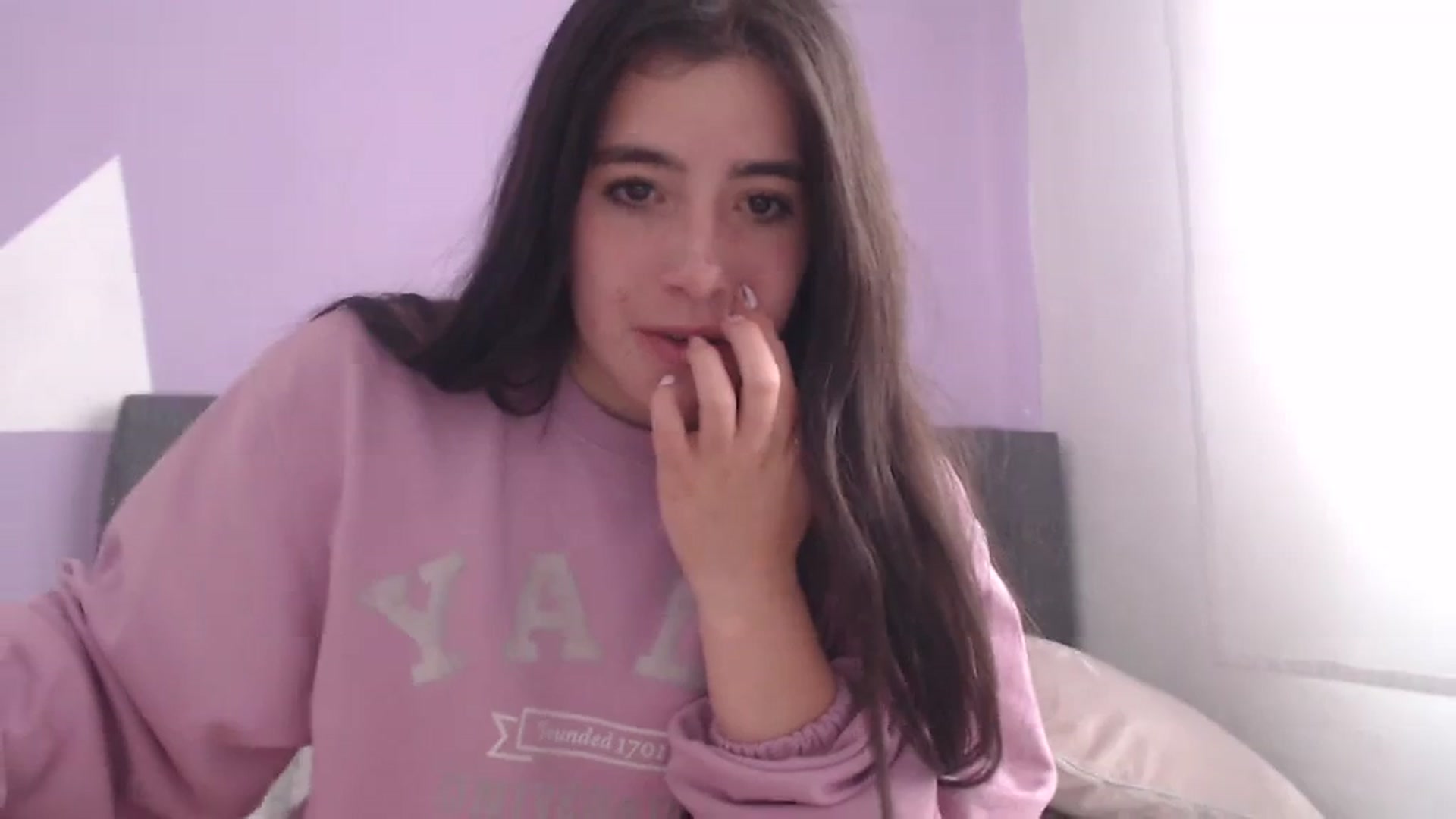 Gallery image thumbnail from Zoe_mill3r's myfreecams stream on, 11/15/2023, 20:07 image 7 of 20