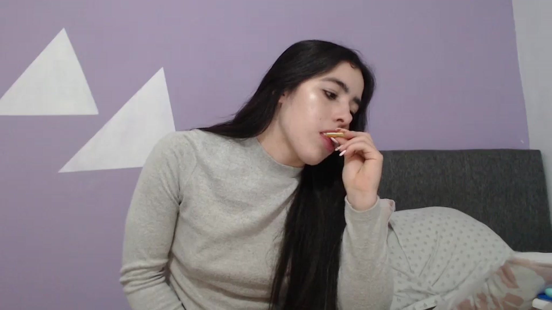 Gallery image thumbnail from Zoe_mill3r's myfreecams stream on, 11/20/2023, 24:23 image 16 of 20